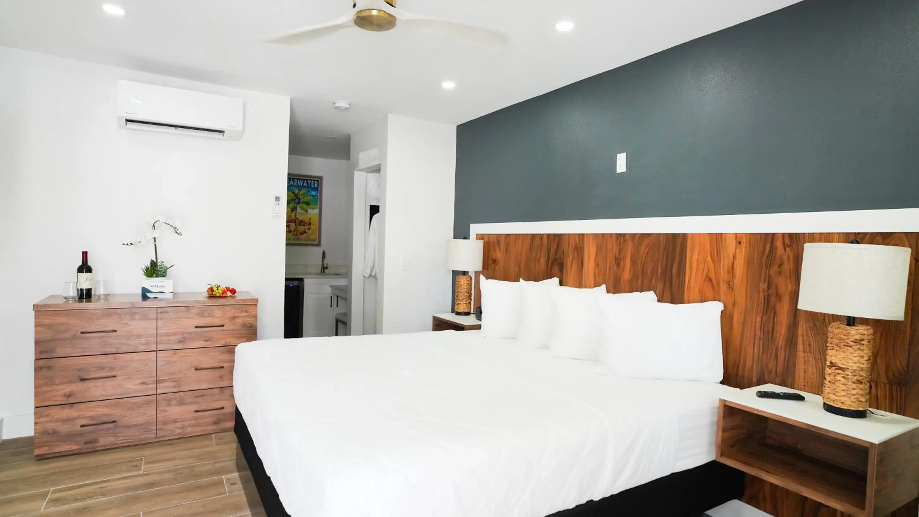 King Suite in Ivory Sands Beach Suites King Suite in Ivory Sands Beach Suites