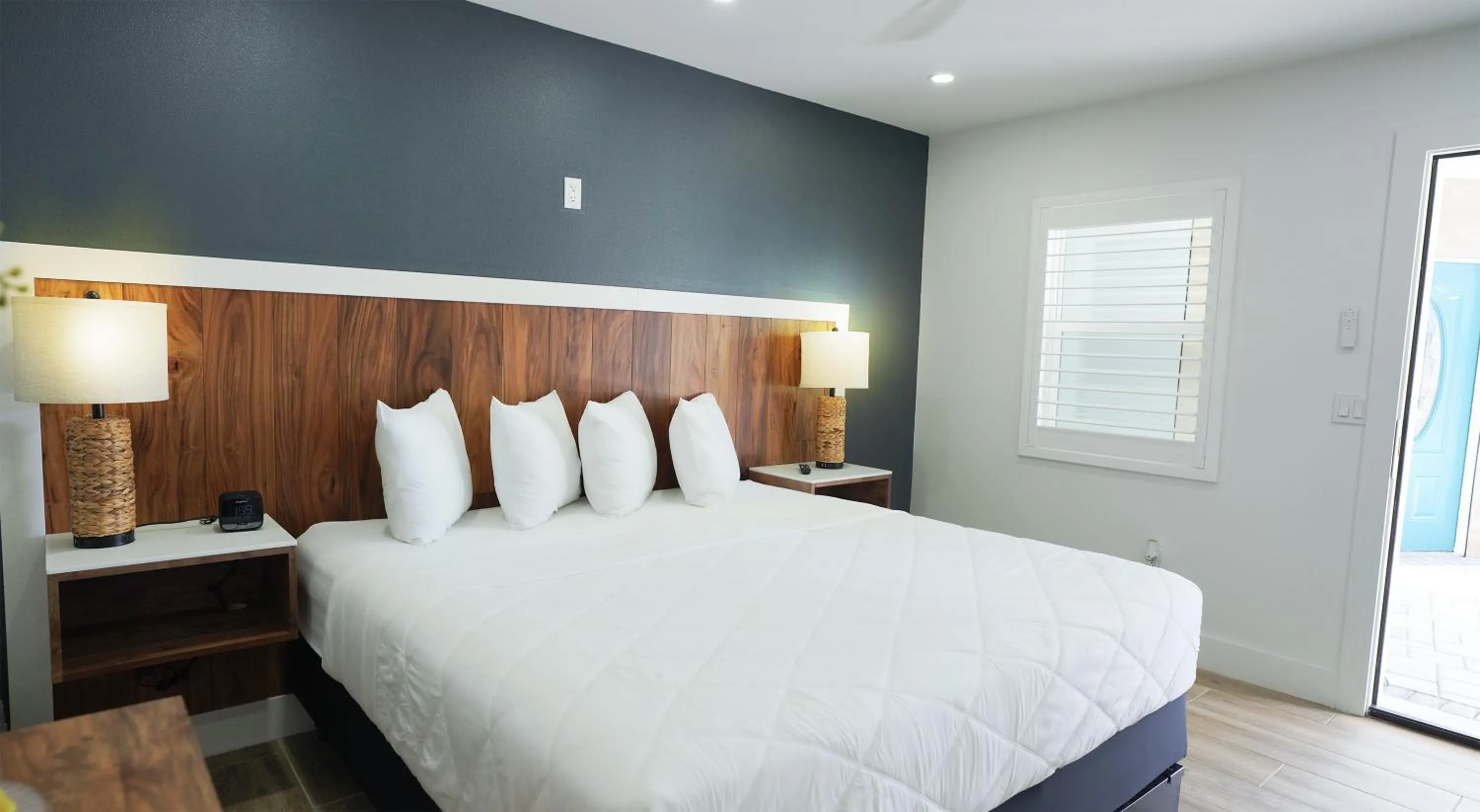 Bed in Ivory Sands Beach Suites