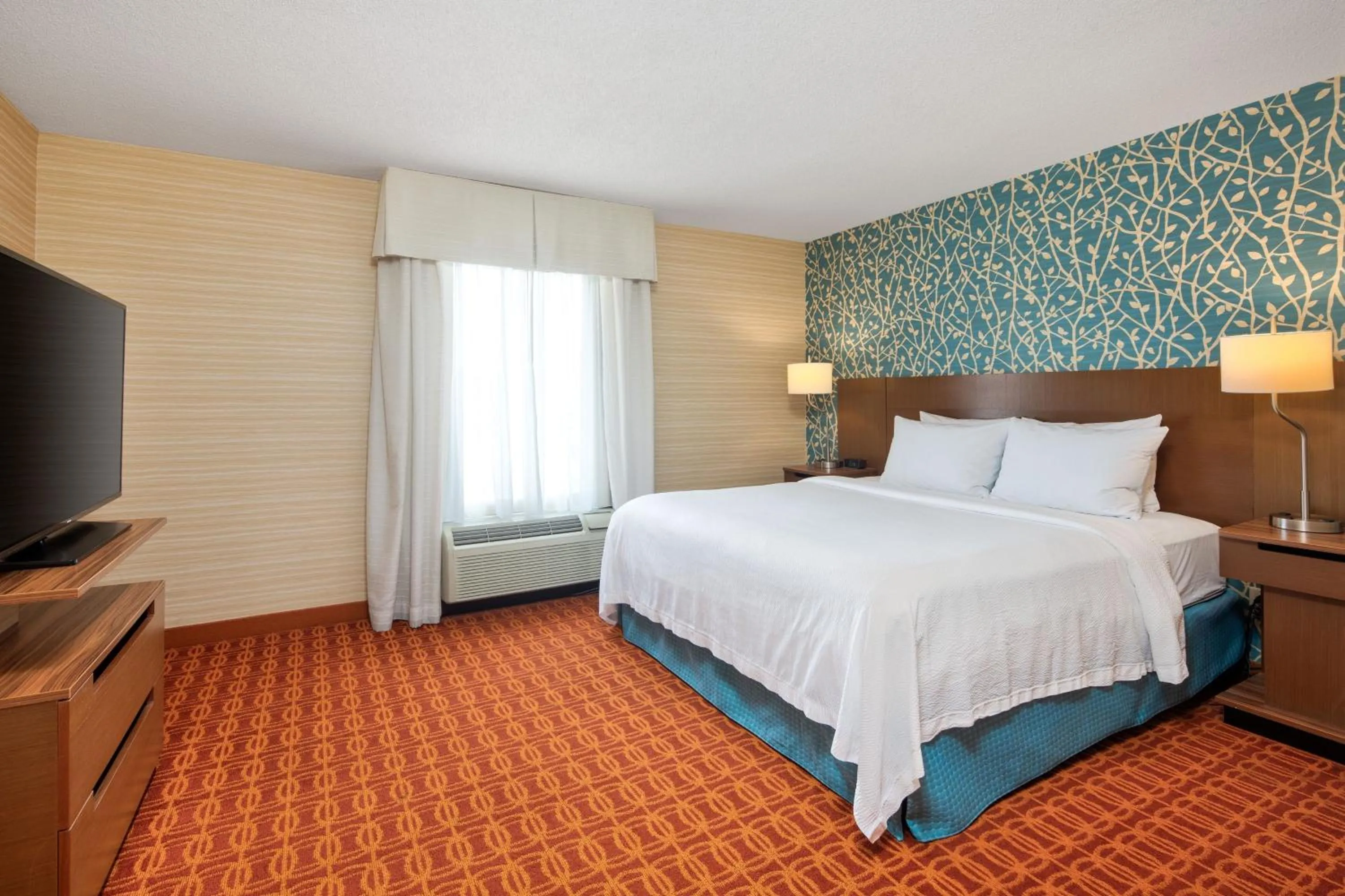 Swimming pool, Bed in Fairfield Inn & Suites by Marriott Toronto Airport