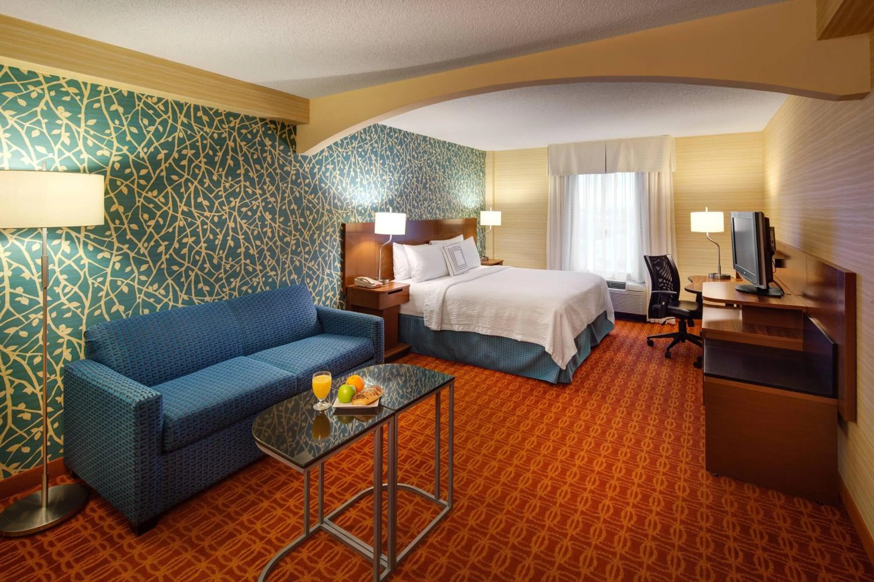 Photo of the whole room, Bed in Fairfield Inn & Suites by Marriott Toronto Airport