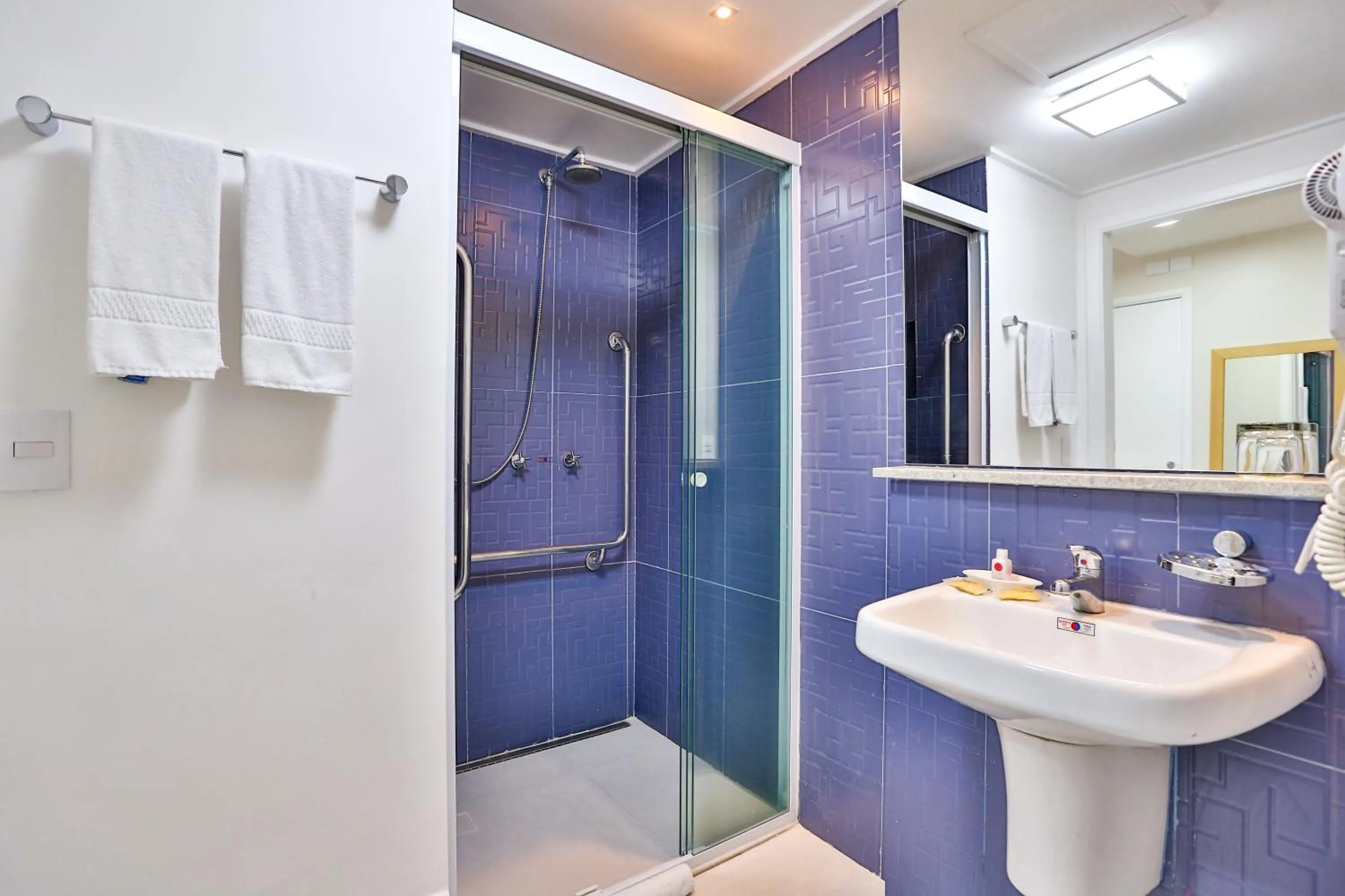 Shower in Transamerica Executive Nova Paulista