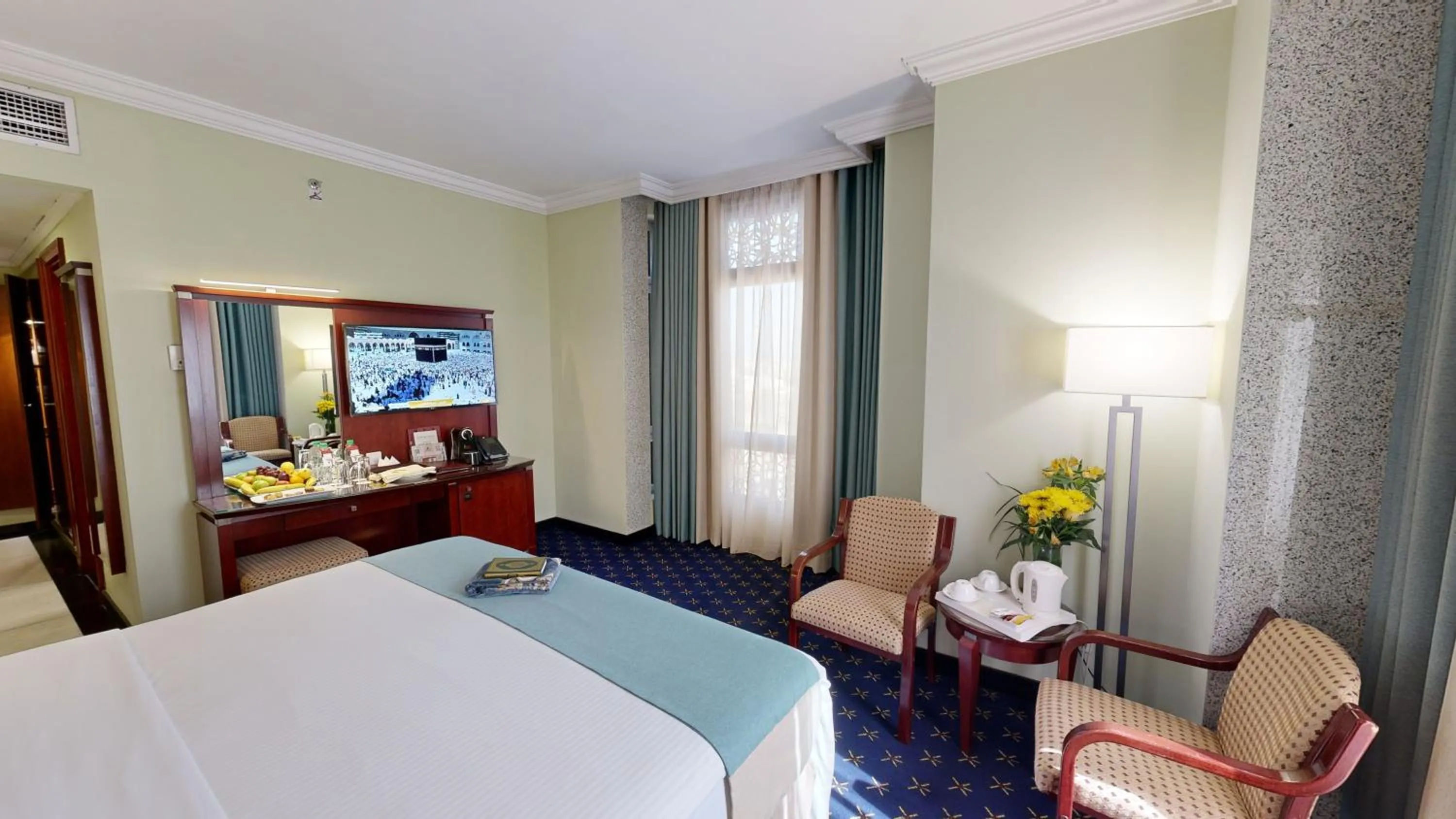 Bed in Al Muna Kareem Hotel- EX LEADER