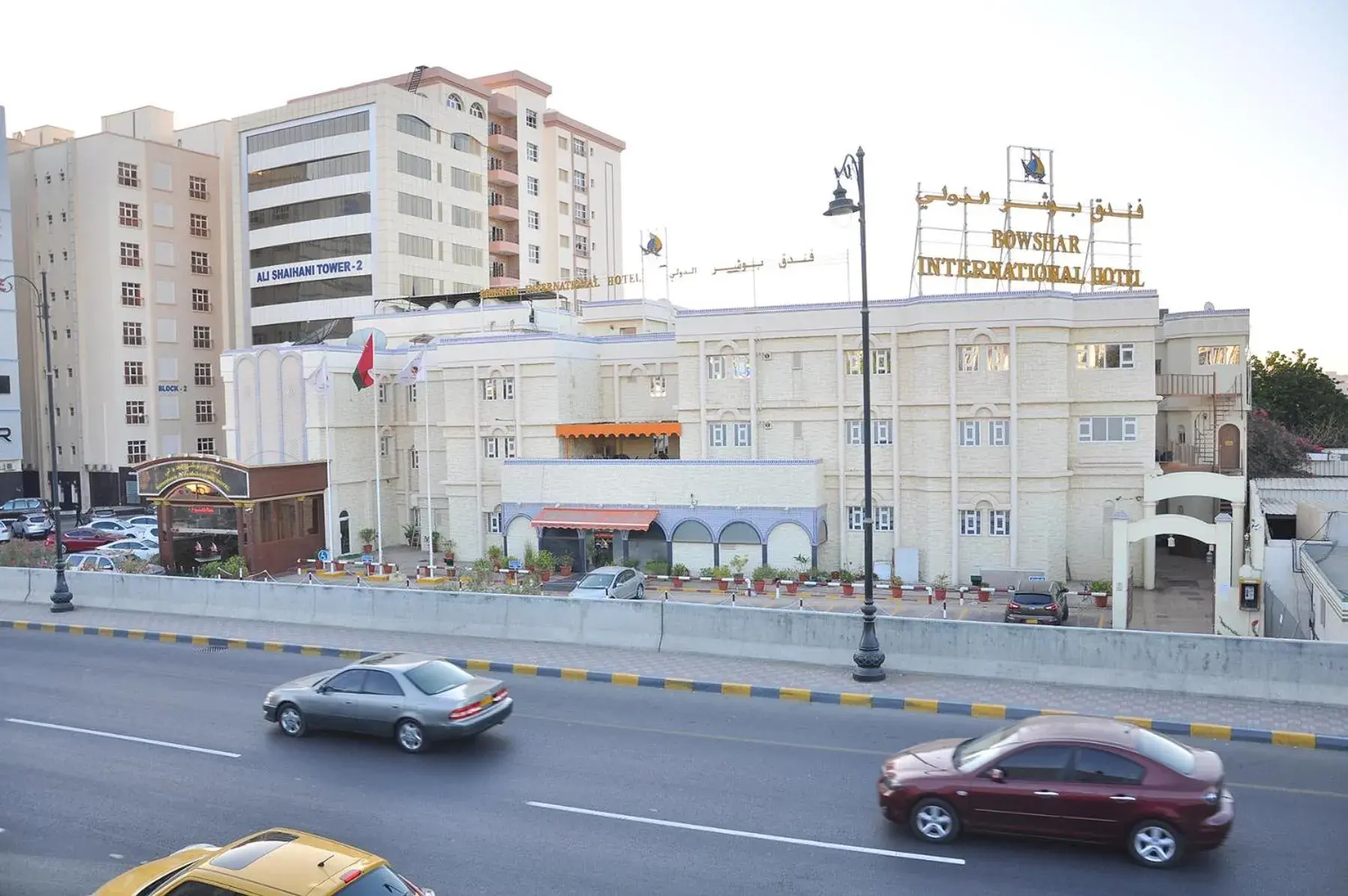 Facade/entrance in Bowshar International Hotel Facade/entrance in Bowshar International Hotel