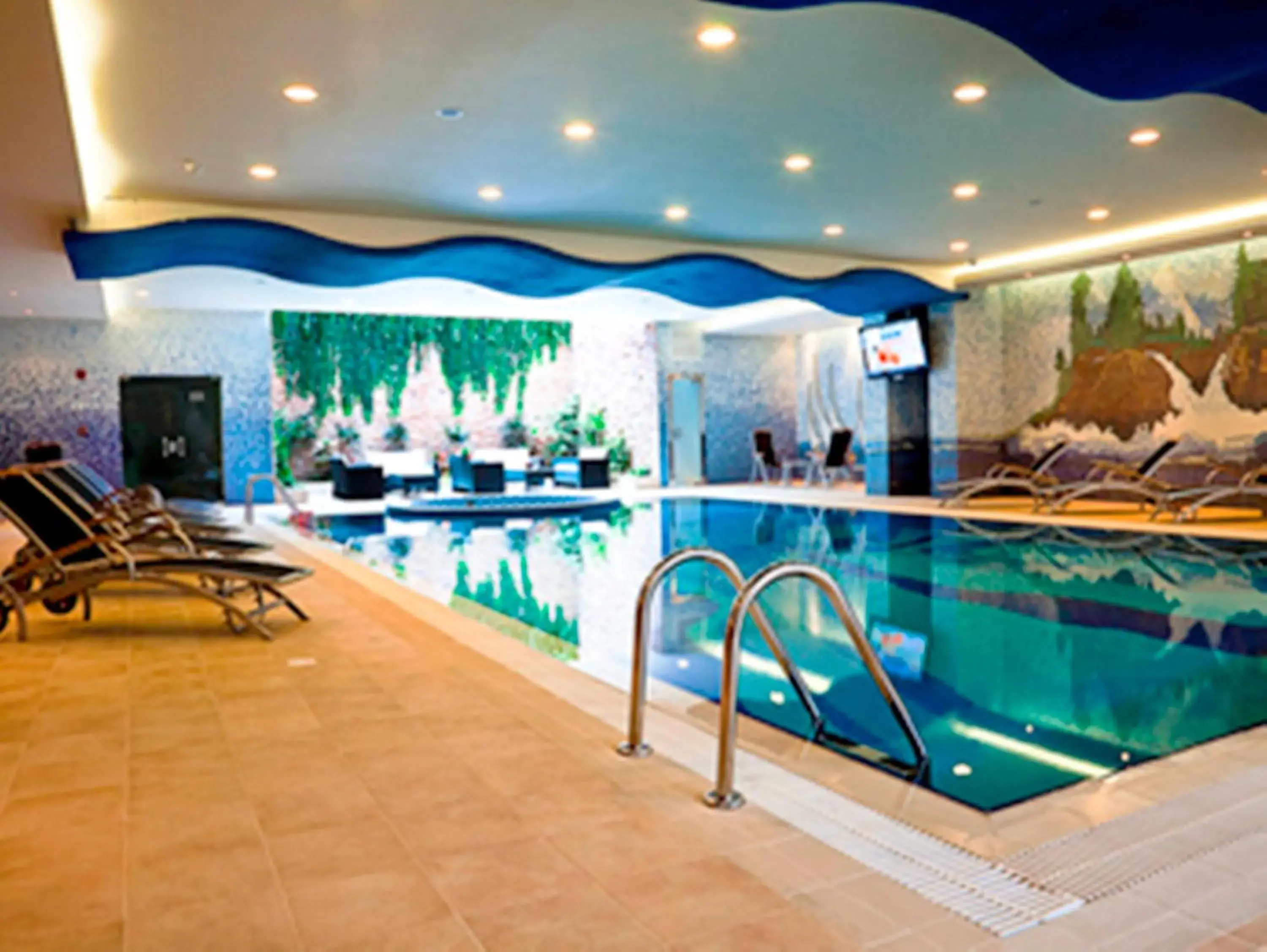 Swimming pool in Mercure Corniche Al Khobar Swimming pool in Mercure Corniche Al Khobar