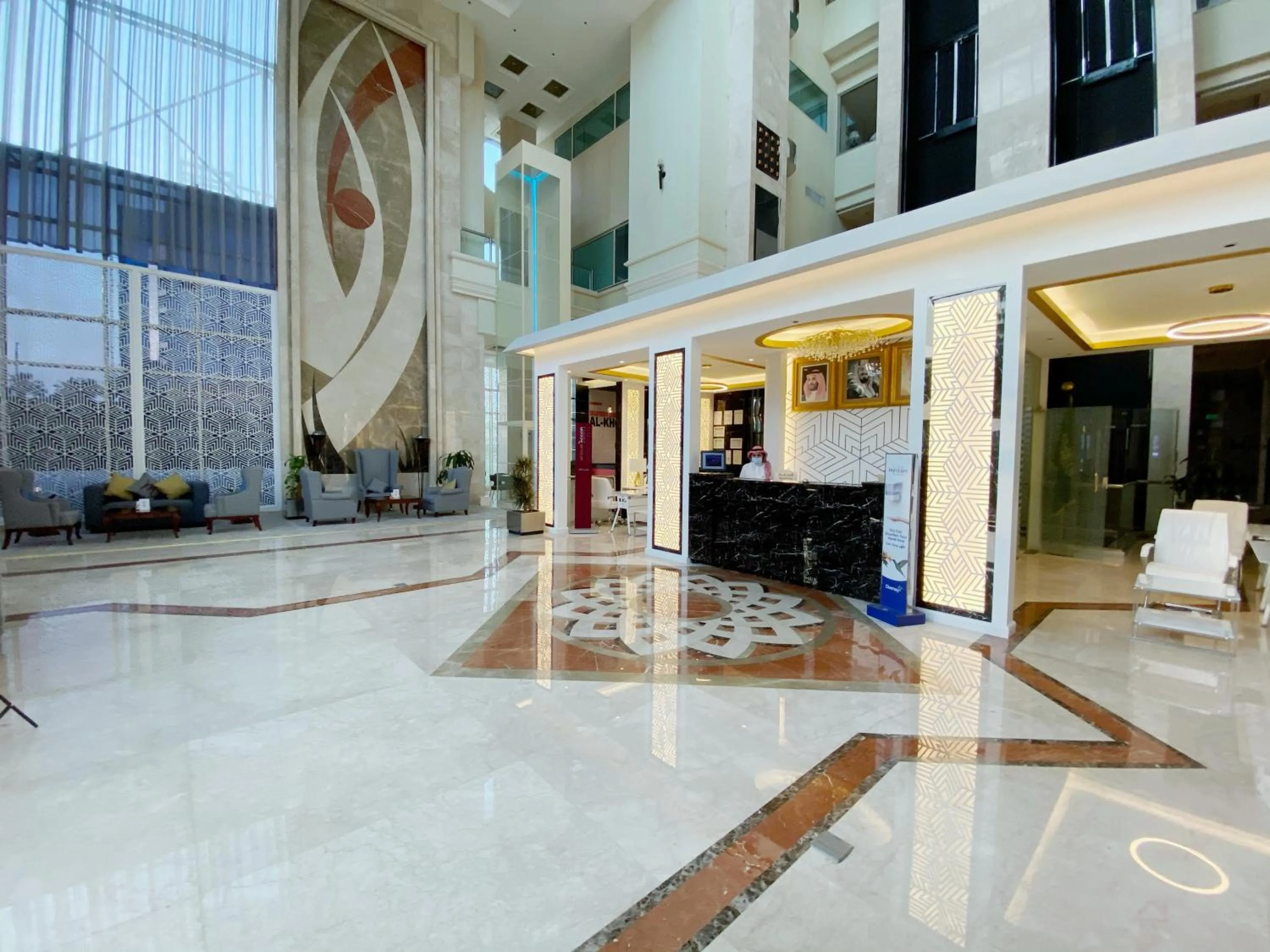 Lobby or reception in Mercure Corniche Al Khobar