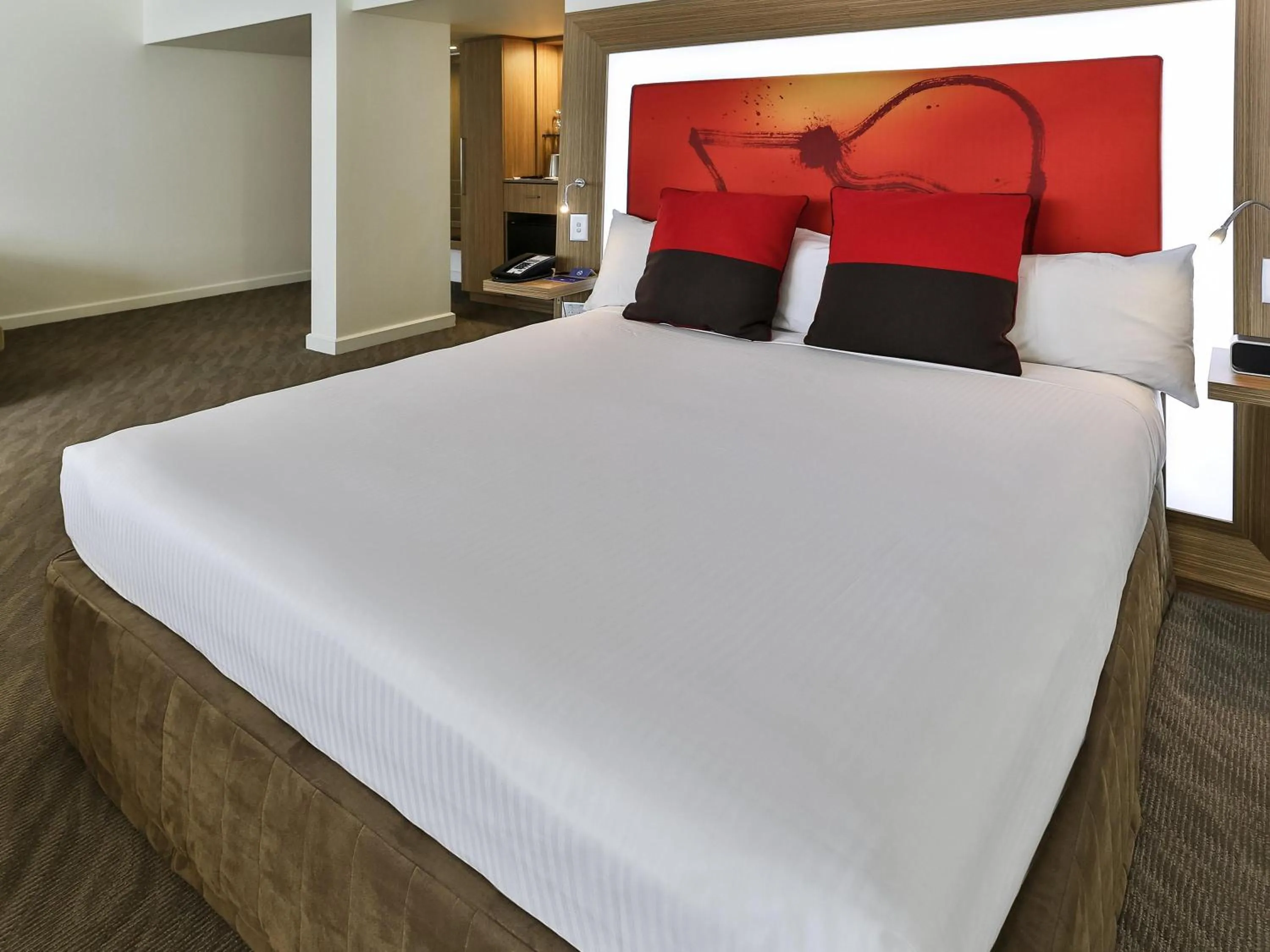 Bedroom, Bed in Novotel Sydney West HQ