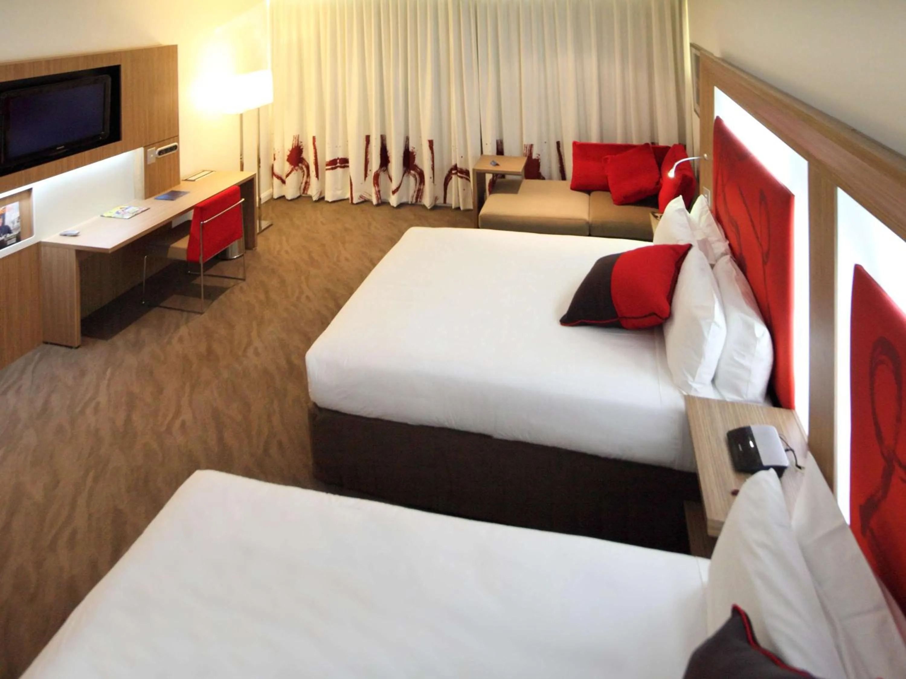 Property building, Bed in Novotel Sydney West HQ