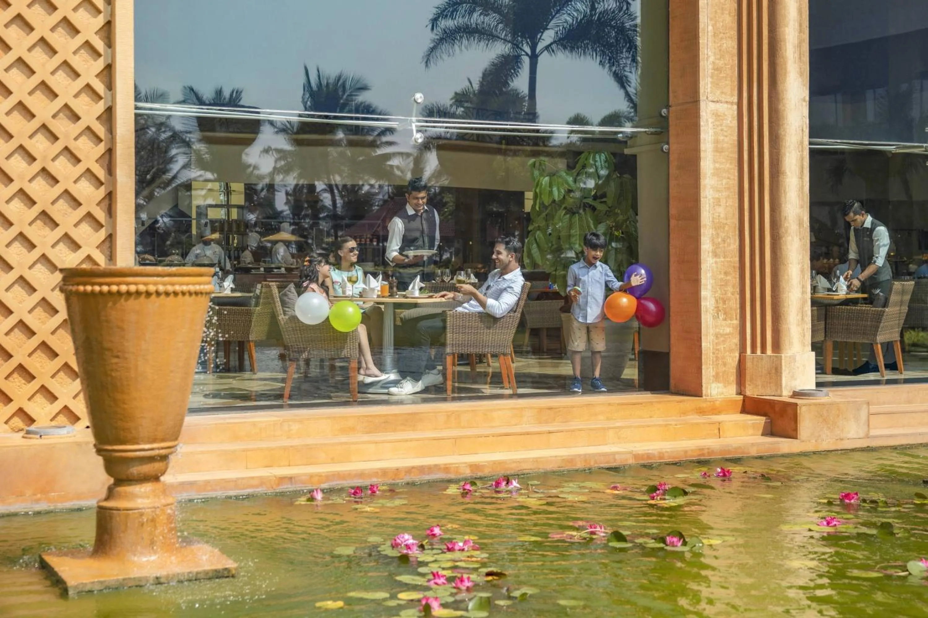 Restaurant/places to eat in JW Marriott Mumbai Juhu