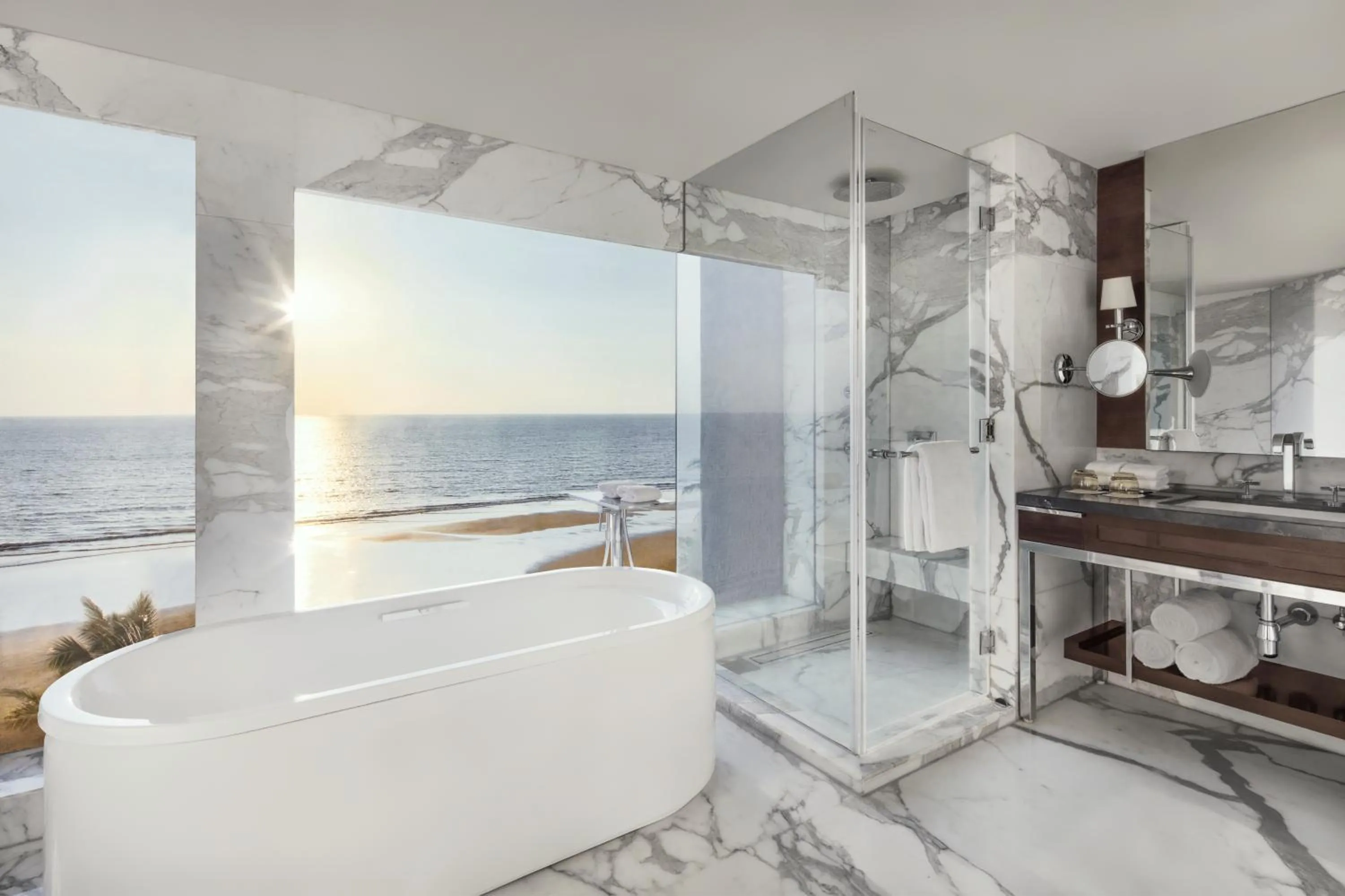 Shower in JW Marriott Mumbai Juhu