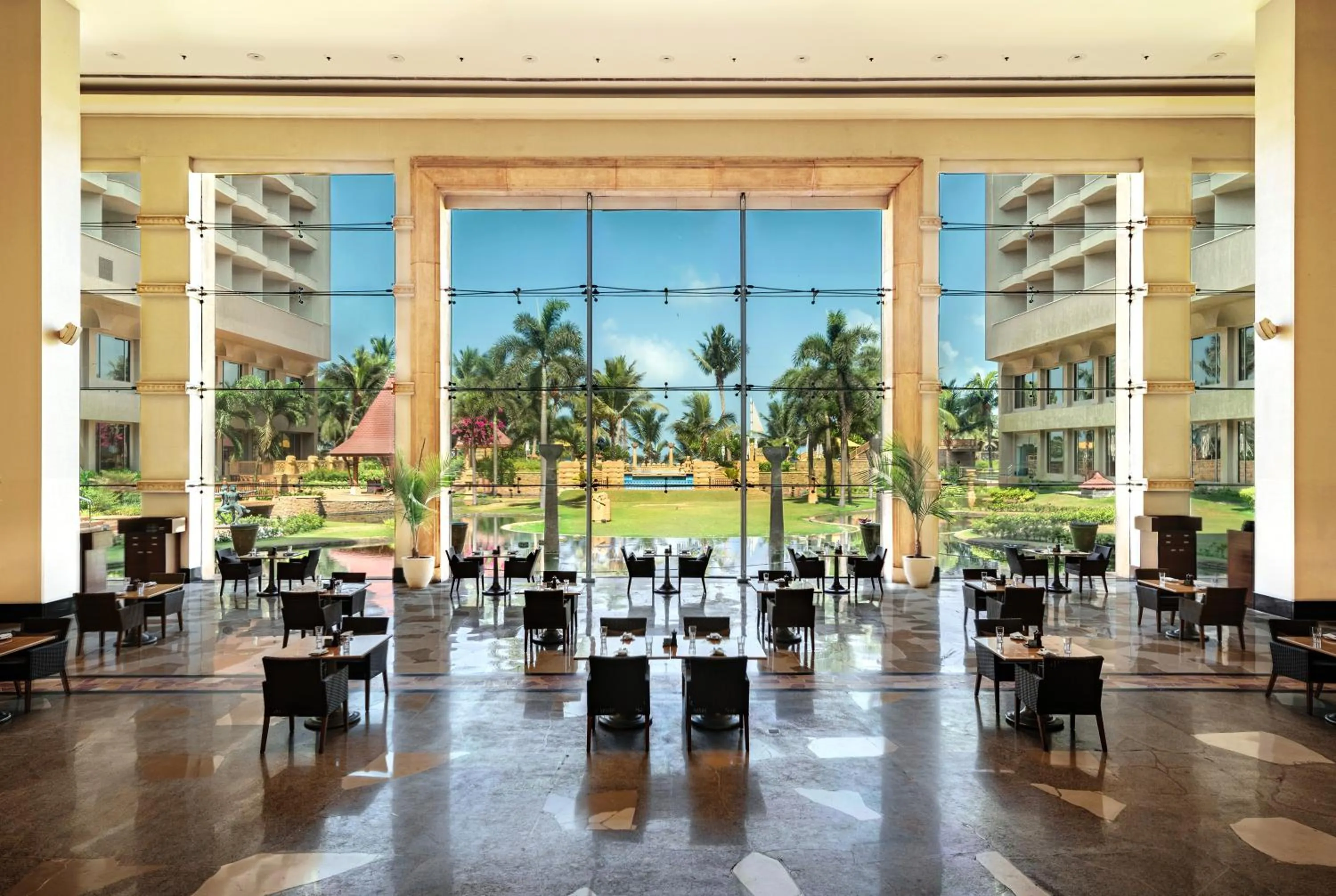 Restaurant/places to eat in JW Marriott Mumbai Juhu
