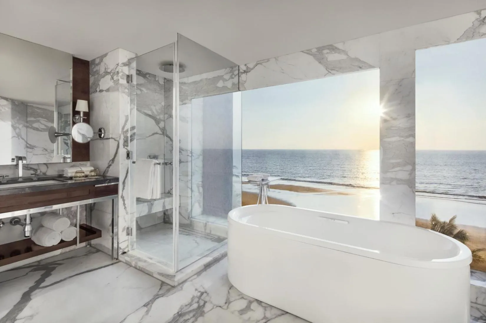 Shower in JW Marriott Mumbai Juhu