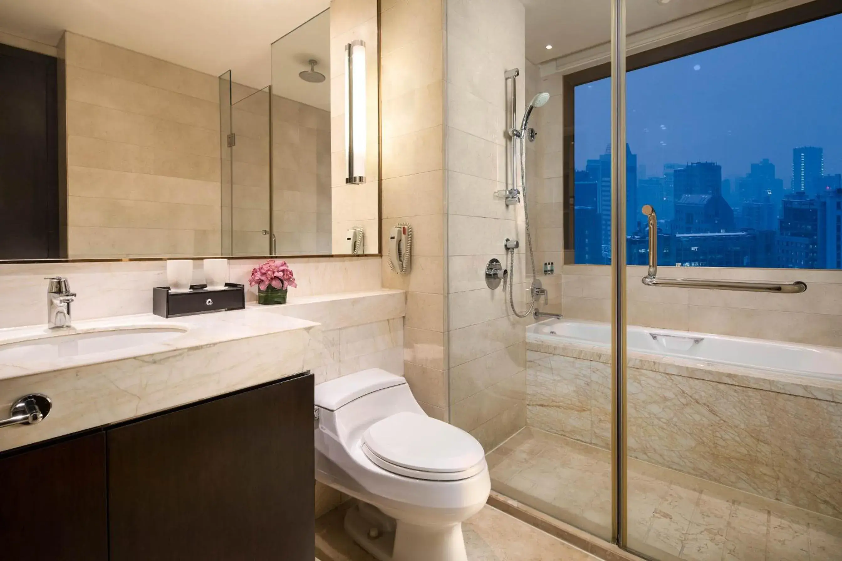 One Bedroom Executive Suite with Twin Beds in Oakwood Residence Hangzhou One Bedroom Executive Suite with Twin Beds in Oakwood Residence Hangzhou