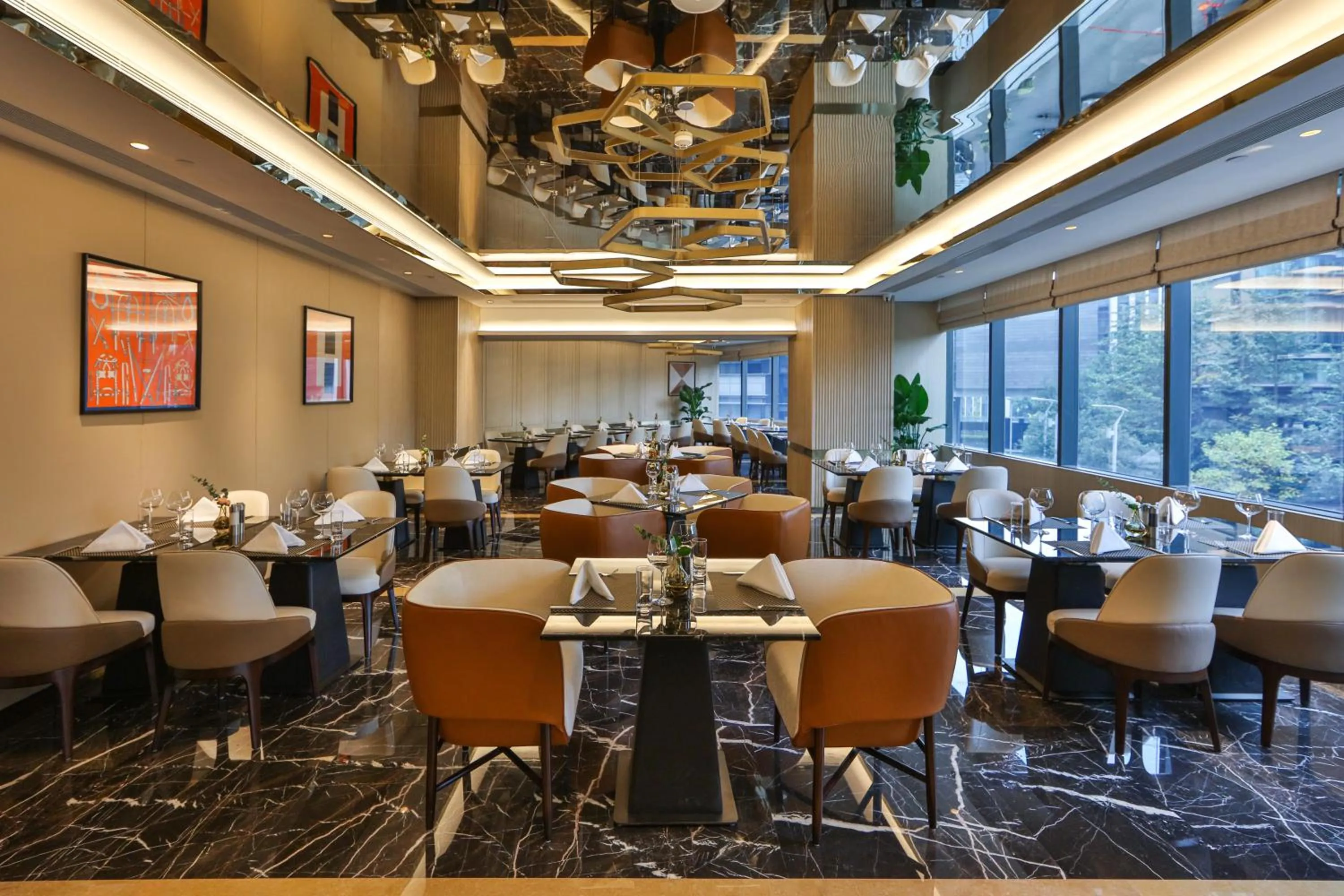 Restaurant/places to eat in Oakwood Residence Hangzhou