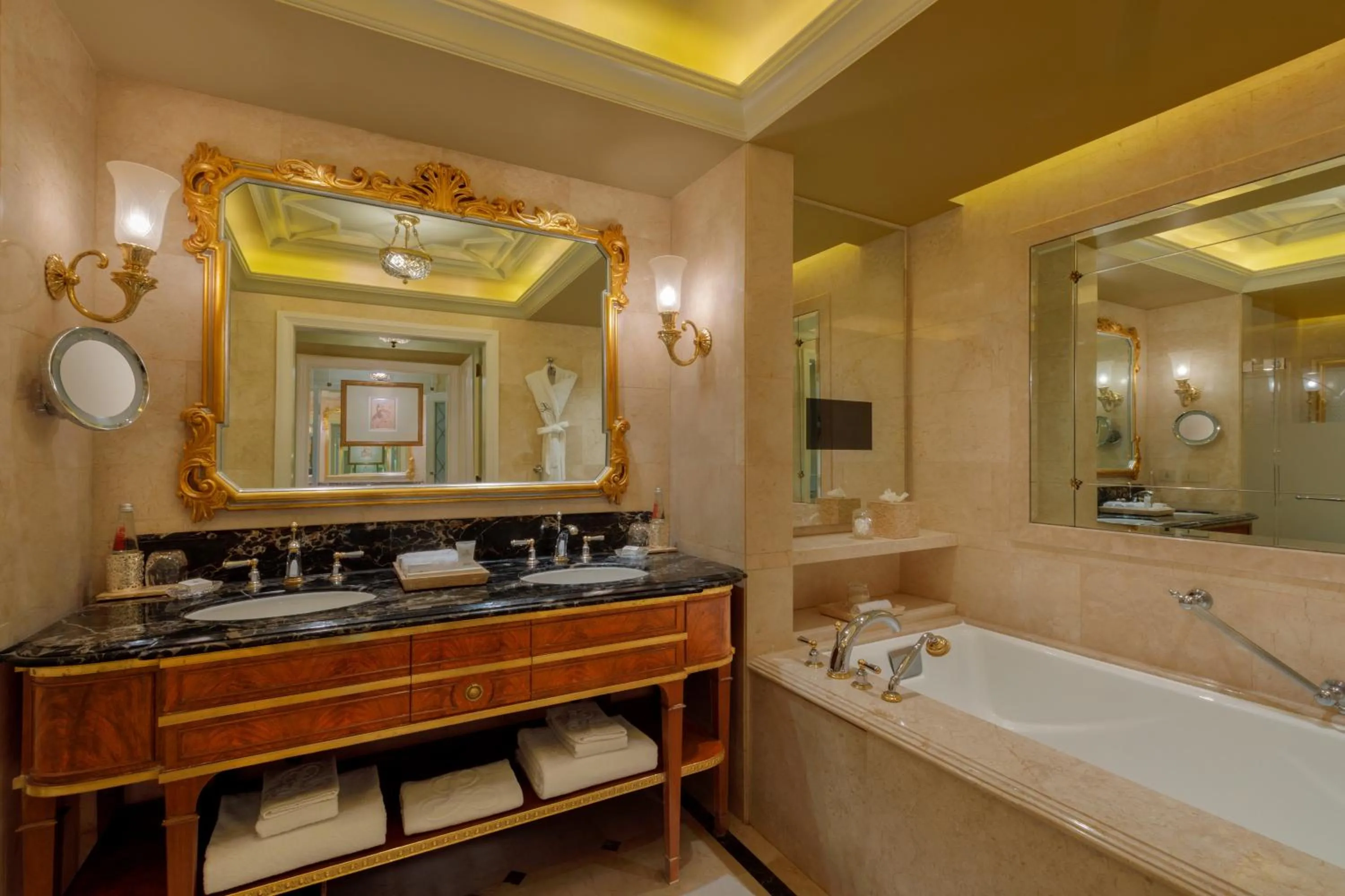 Bathroom in The Leela Palace New Delhi