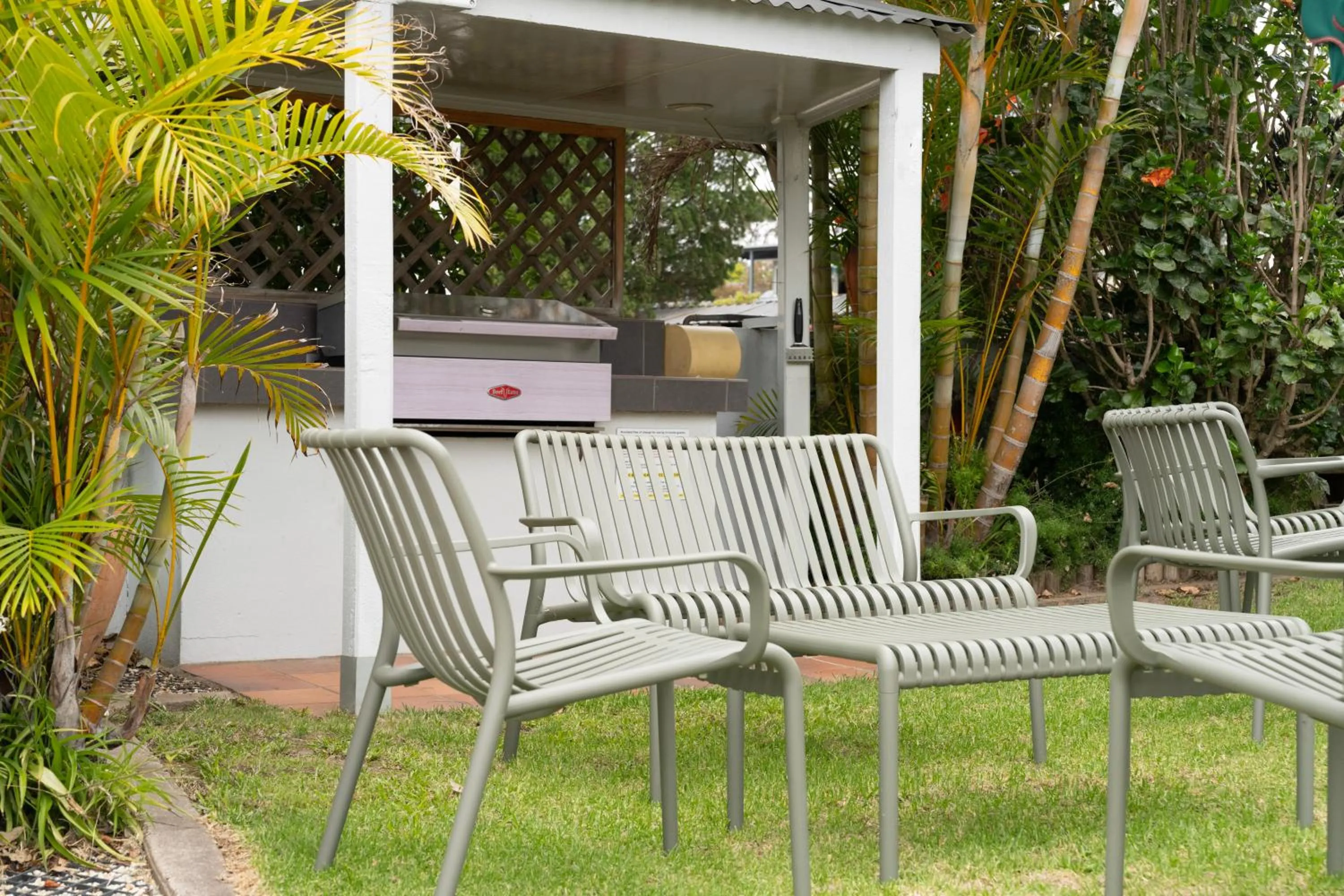 BBQ facilities in Sea Spray Motel - Merimbula