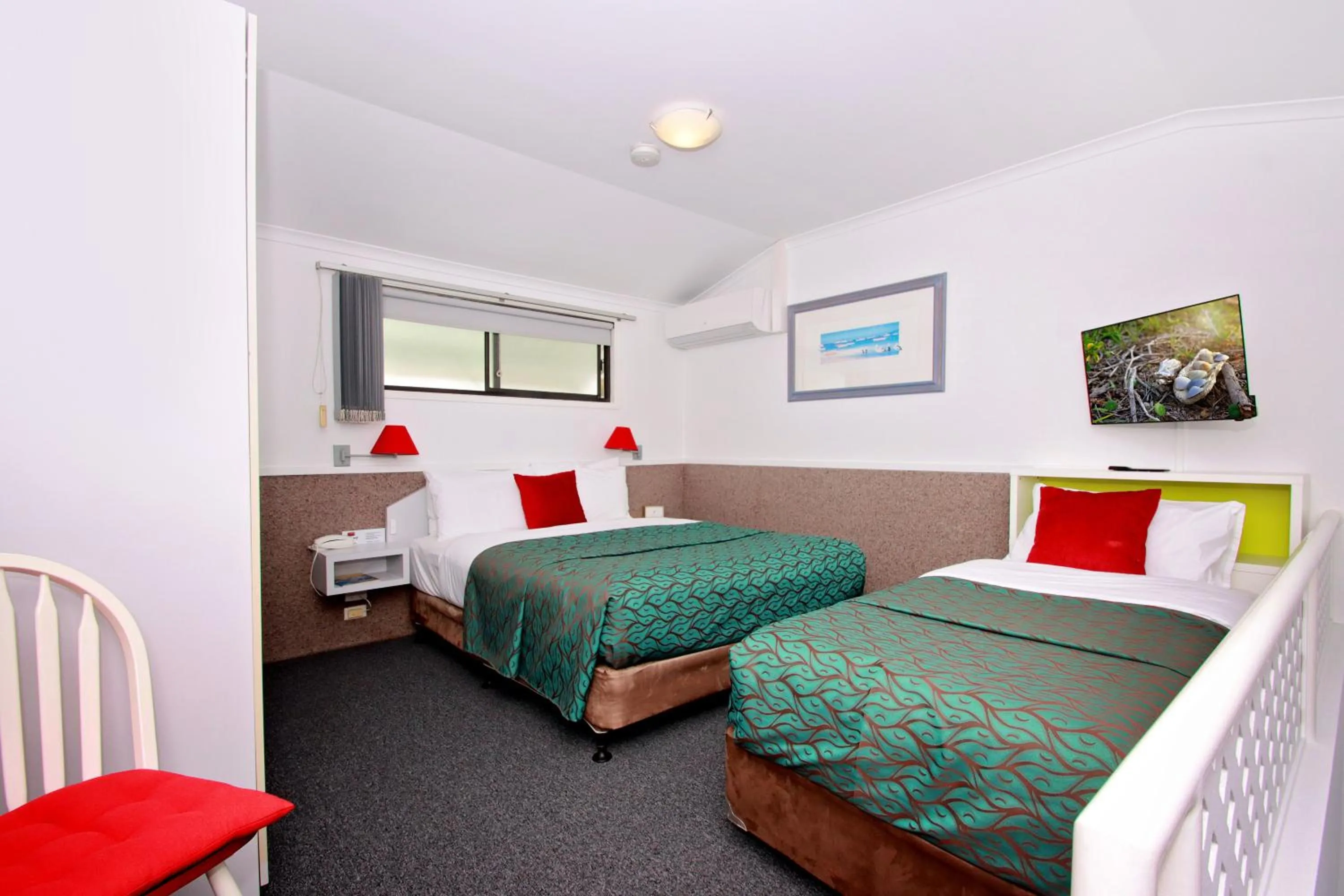 Bed in Sea Spray Motel - Merimbula