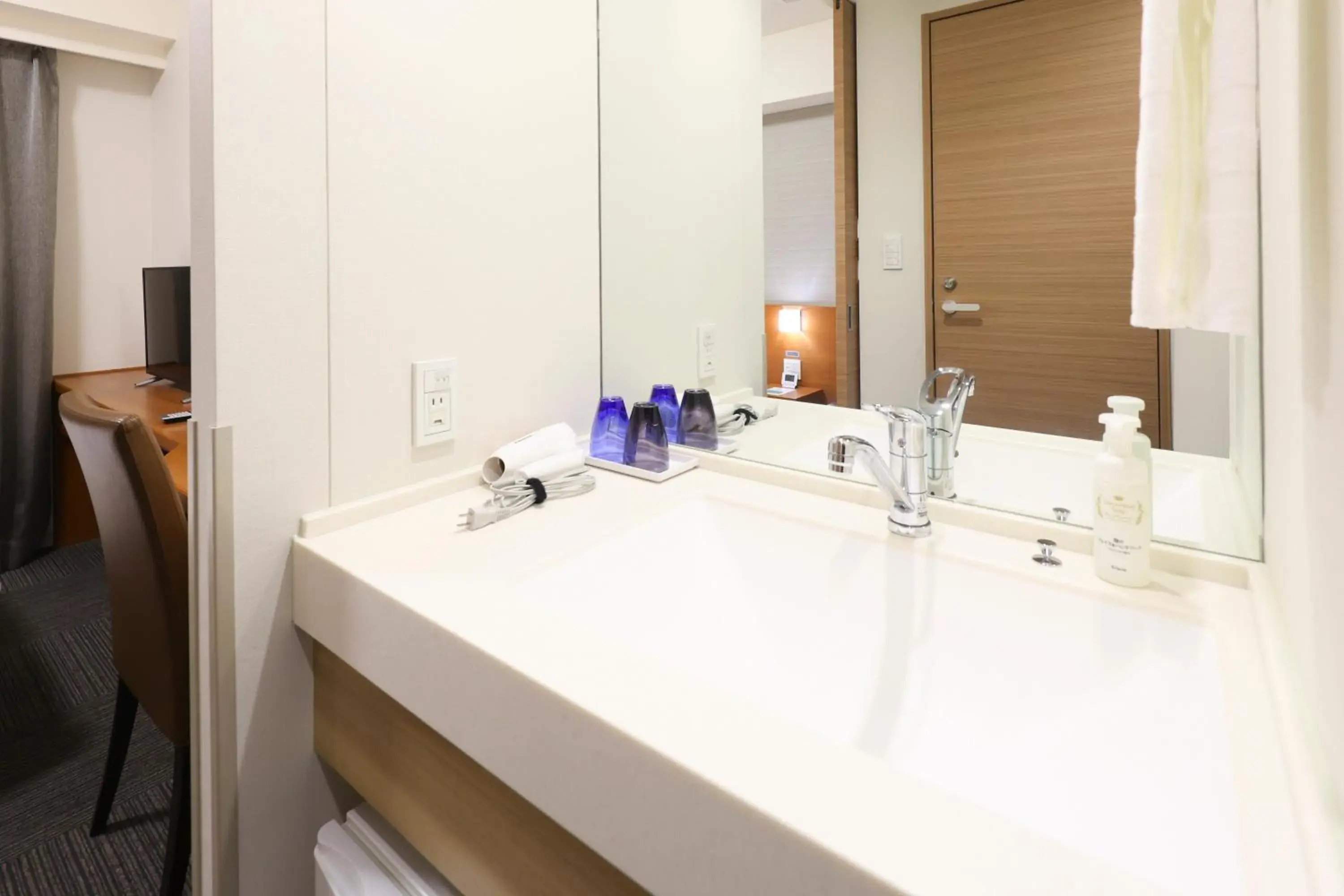 Economy Single Room with Shared Bathroom in Dormy Inn Takasaki Economy Single Room with Shared Bathroom in Dormy Inn Takasaki