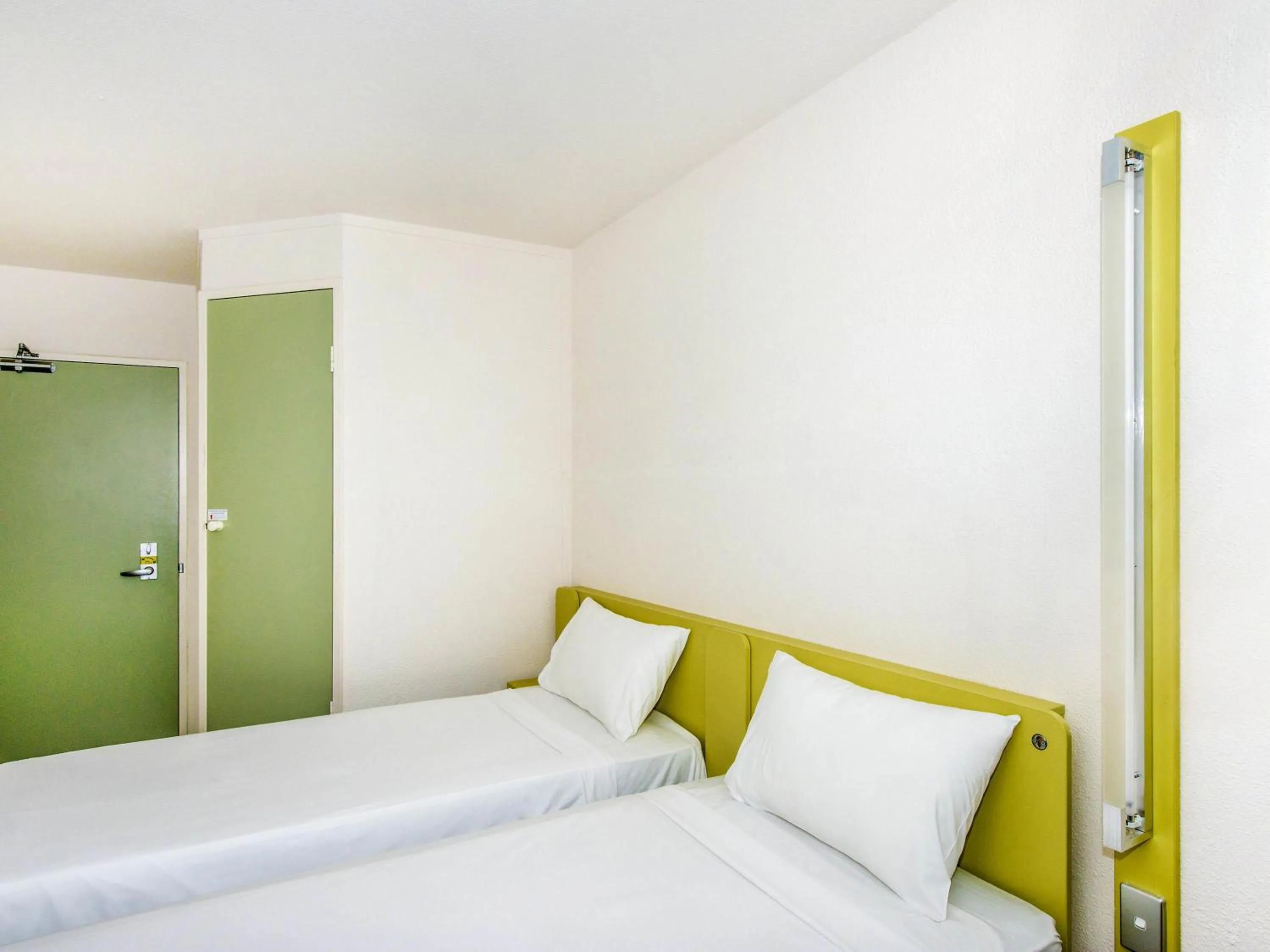 Bedroom, Bed in ibis Budget - Dandenong