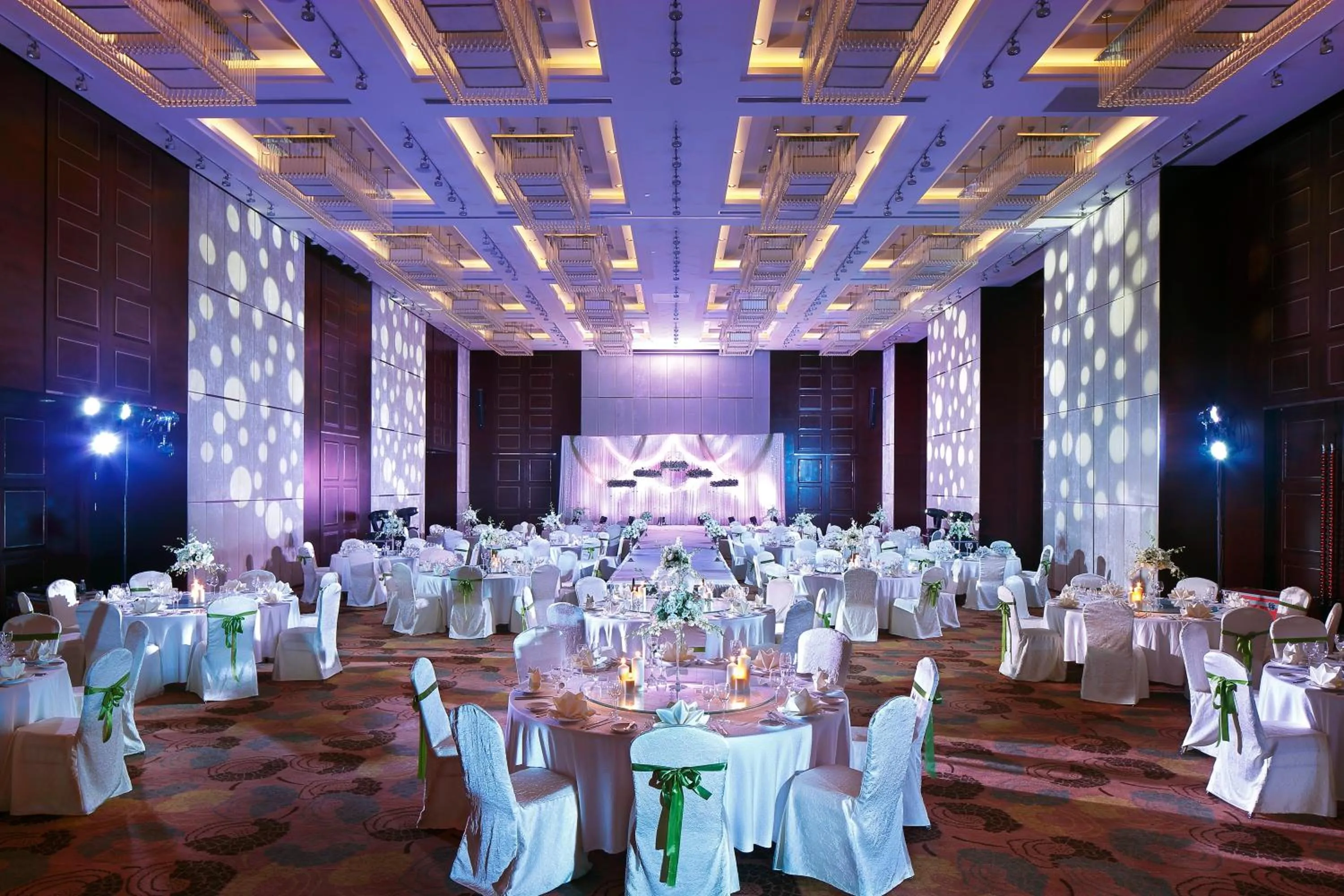 Banquet/Function facilities in The QUBE Hotel Shanghai -Close to Pudong International Airport and Disney Land
