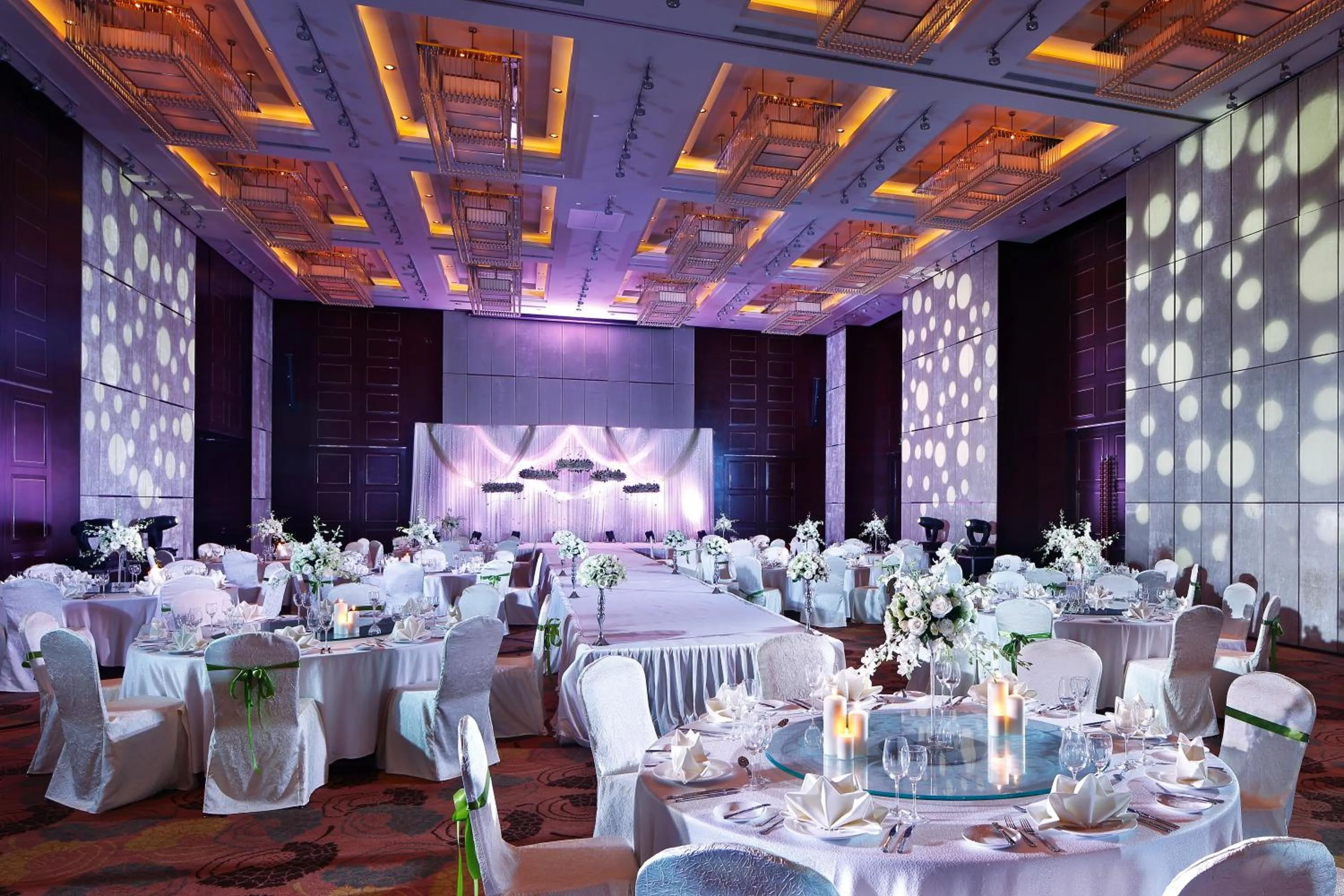 Banquet/Function facilities in The QUBE Hotel Shanghai -Close to Pudong International Airport and Disney Land