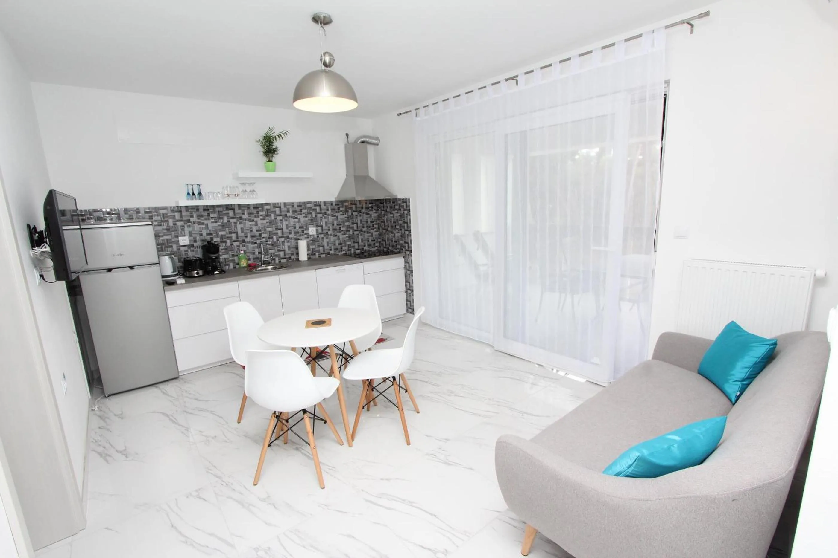 Kitchen or kitchenette in Apartment Karlo 1