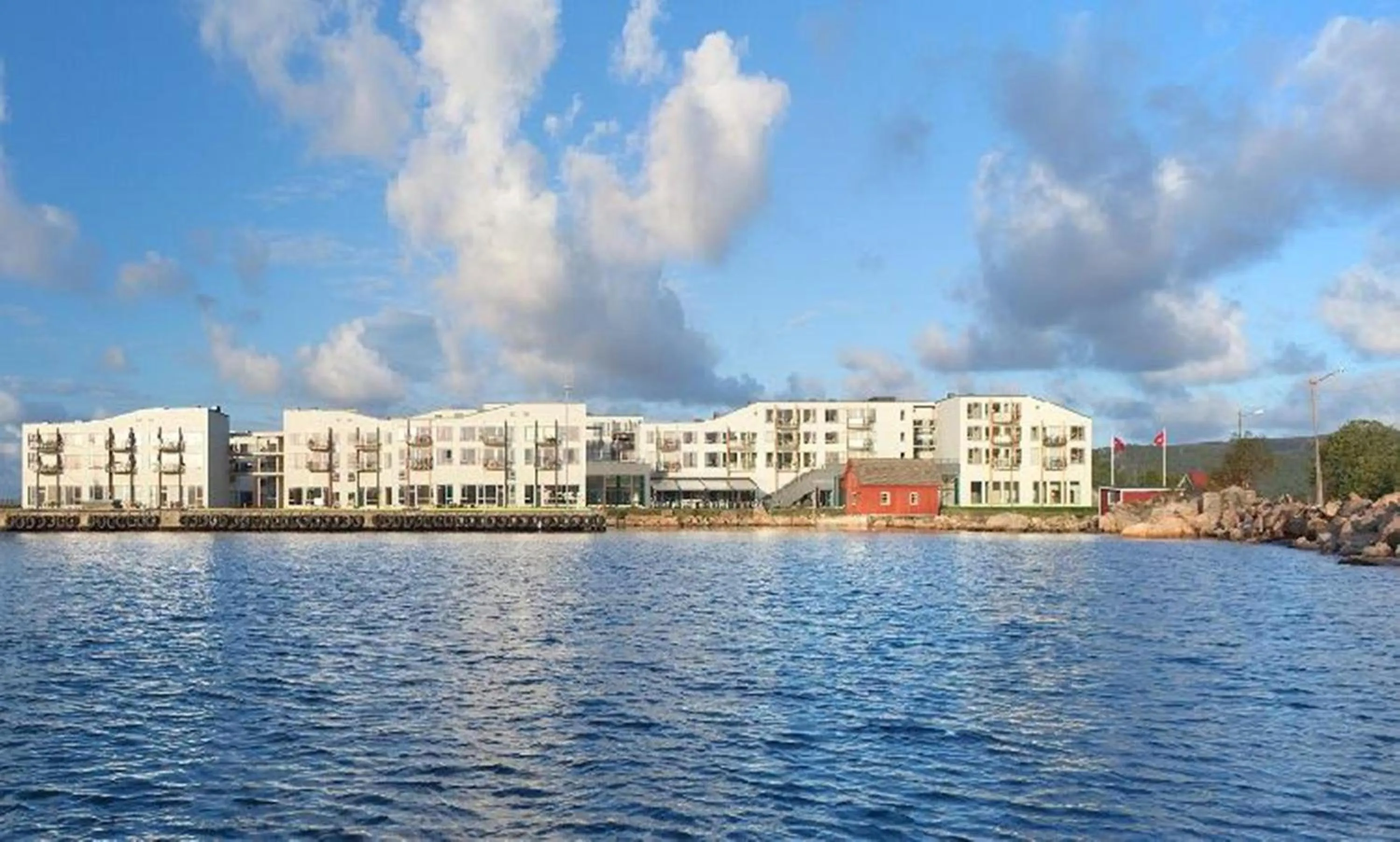 Facade/entrance in Lindesnes Havhotel