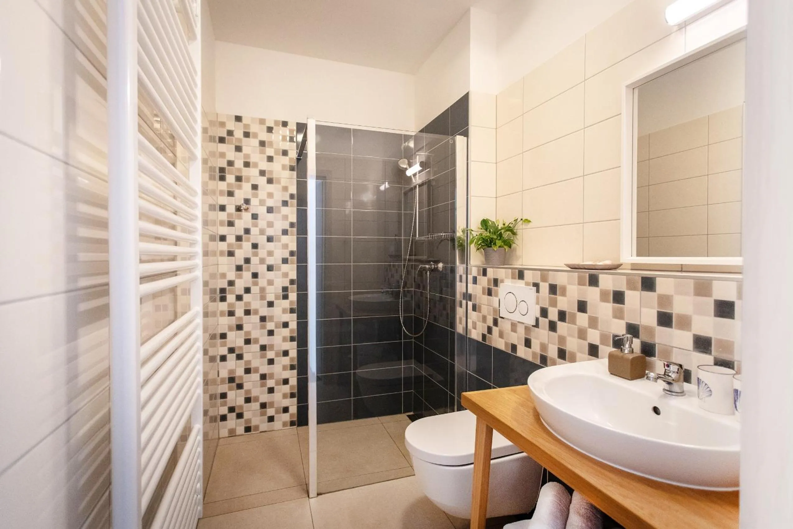 Quadruple Room with River View - single occupancy in Penzion Labska Marina