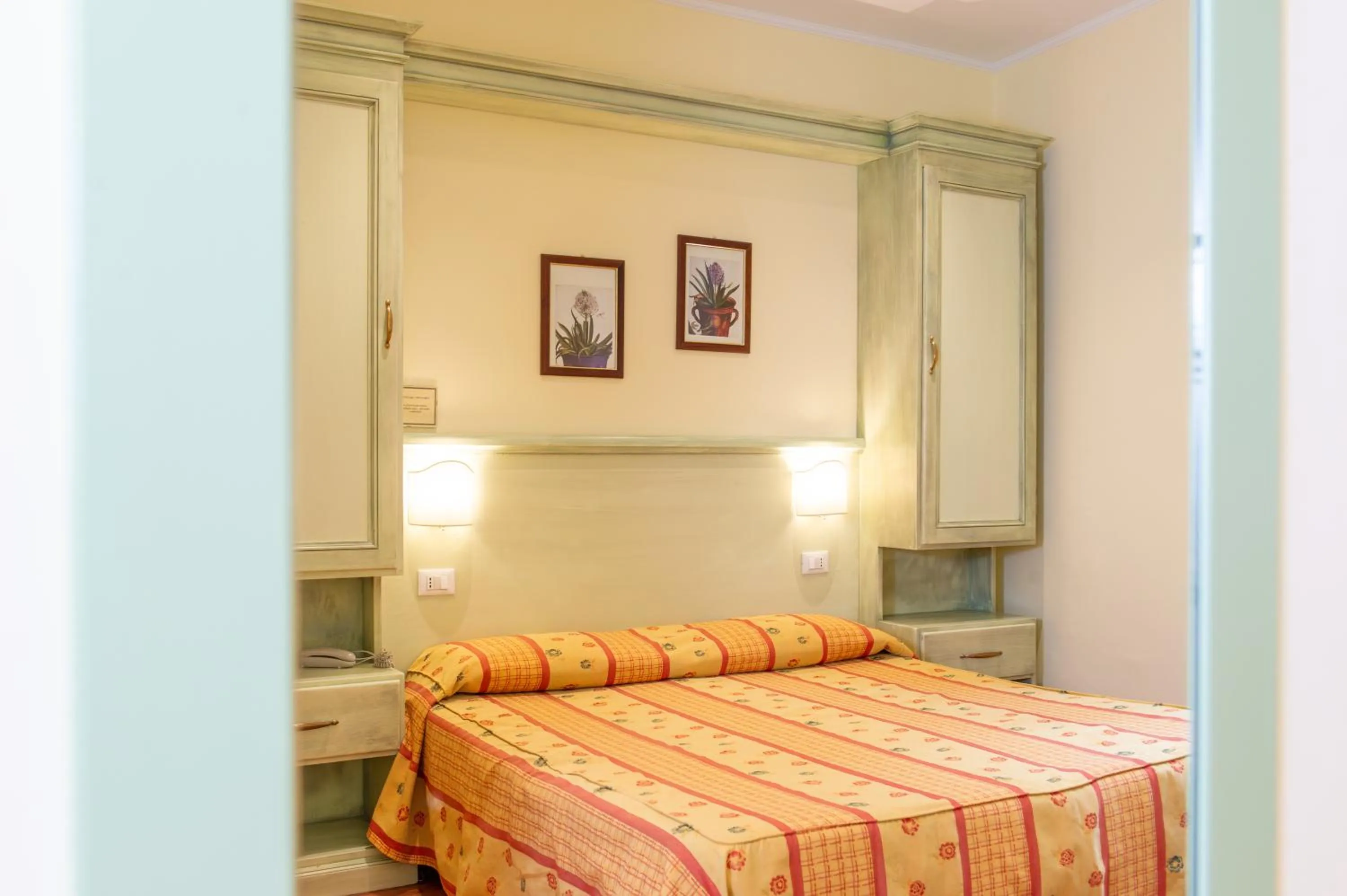 Photo of the whole room, Bed in Hotel Minerva