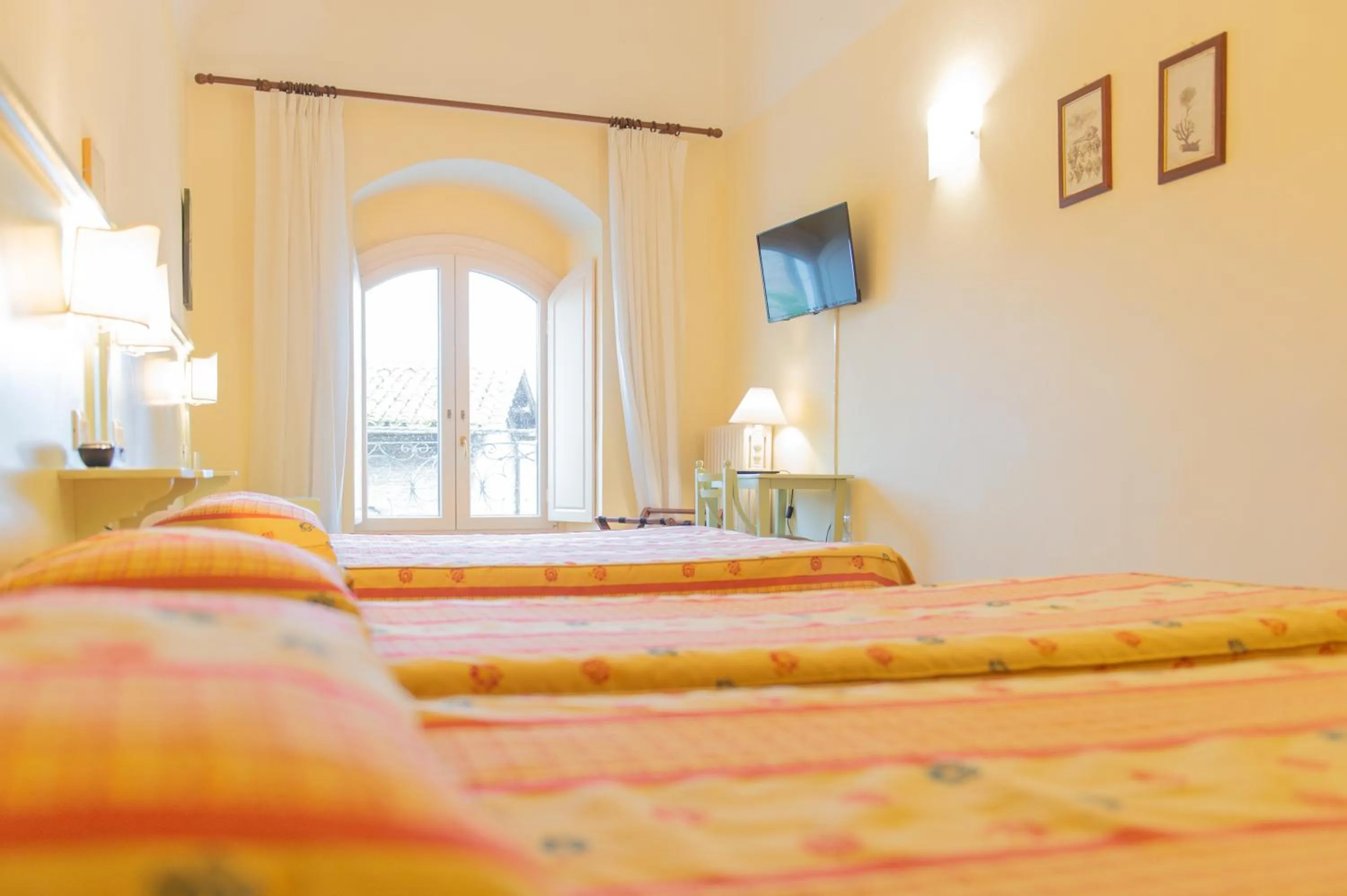 Photo of the whole room, Bed in Hotel Minerva