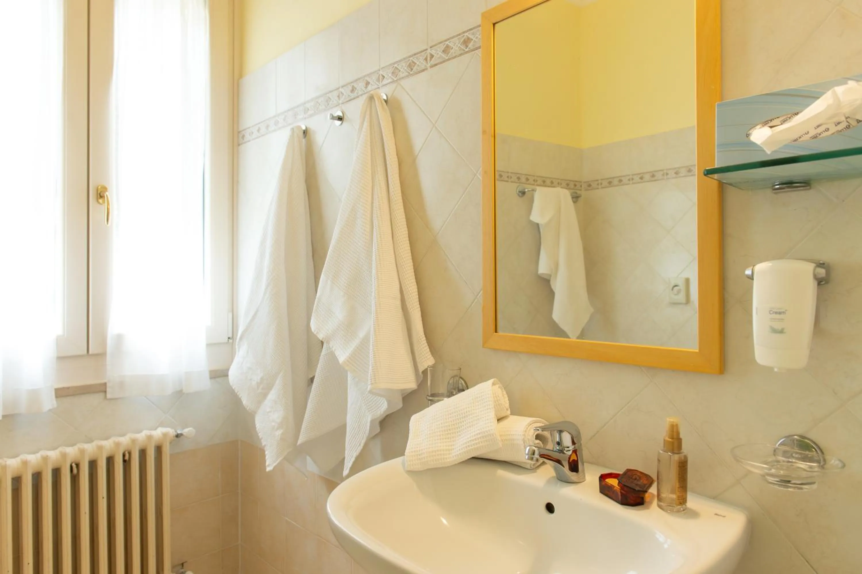 Bathroom in Hotel Minerva