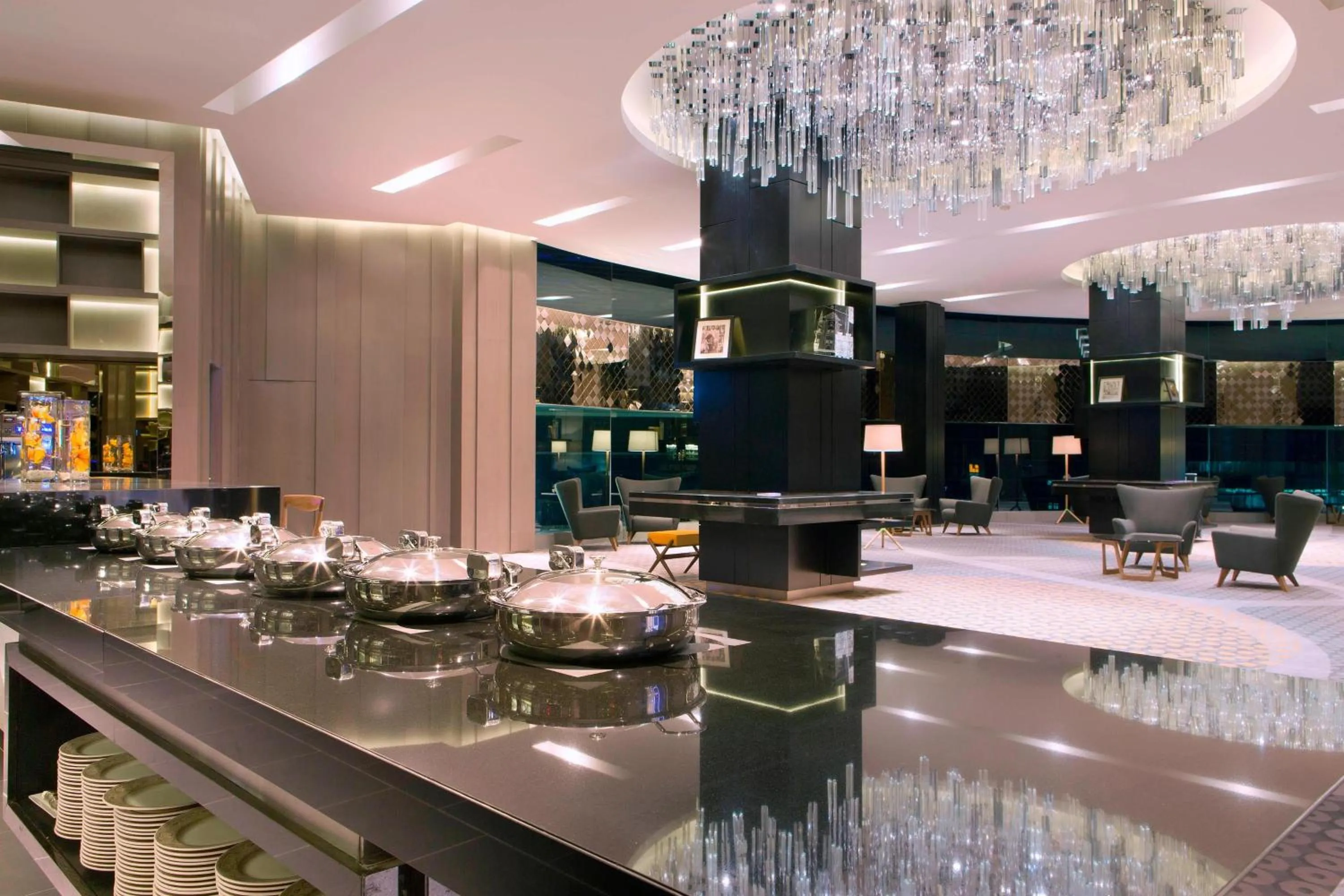 Restaurant/places to eat in Le Méridien Kuala Lumpur