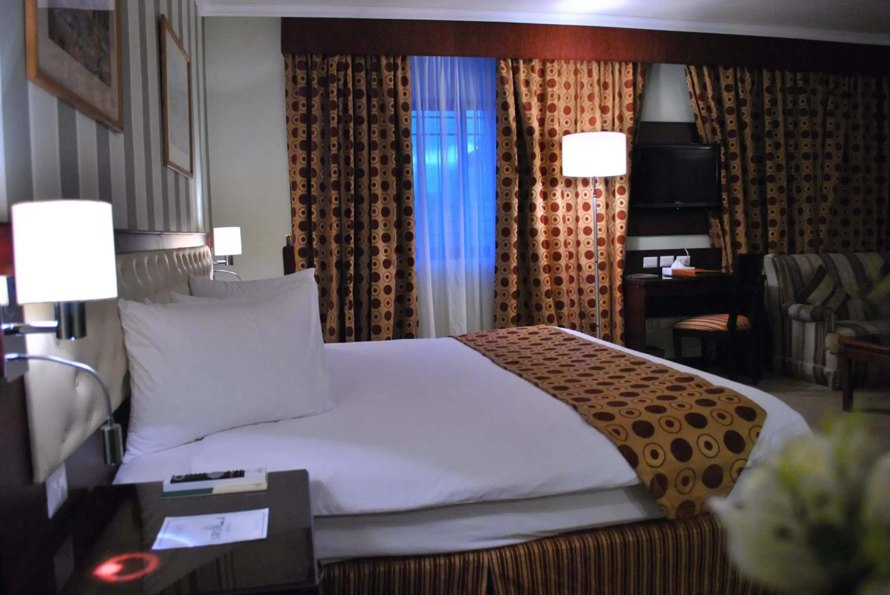 Photo of the whole room, Bed in Larsa Hotel Photo of the whole room, Bed in Larsa Hotel
