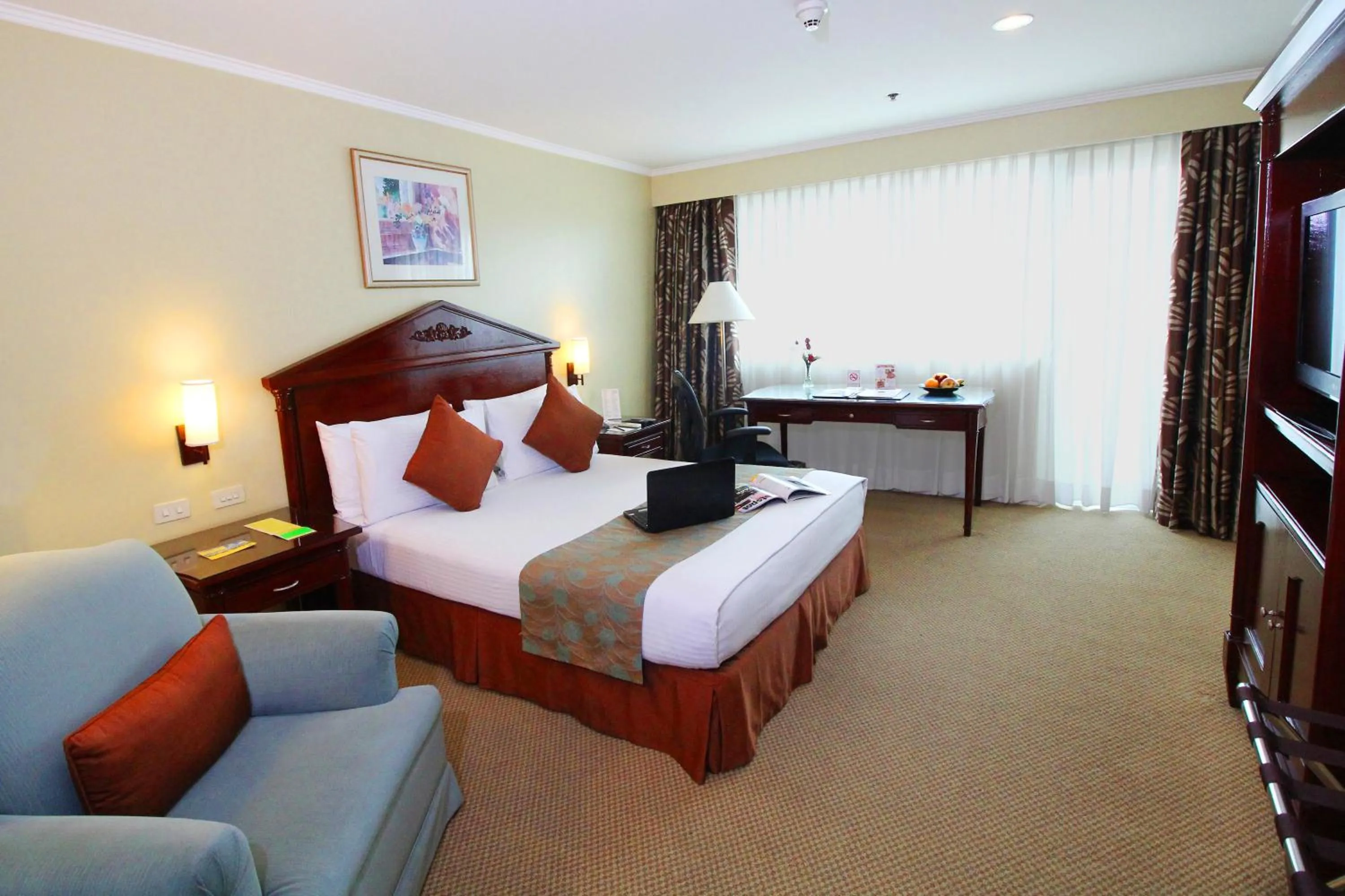 Bedroom in Oxford Suites Makati