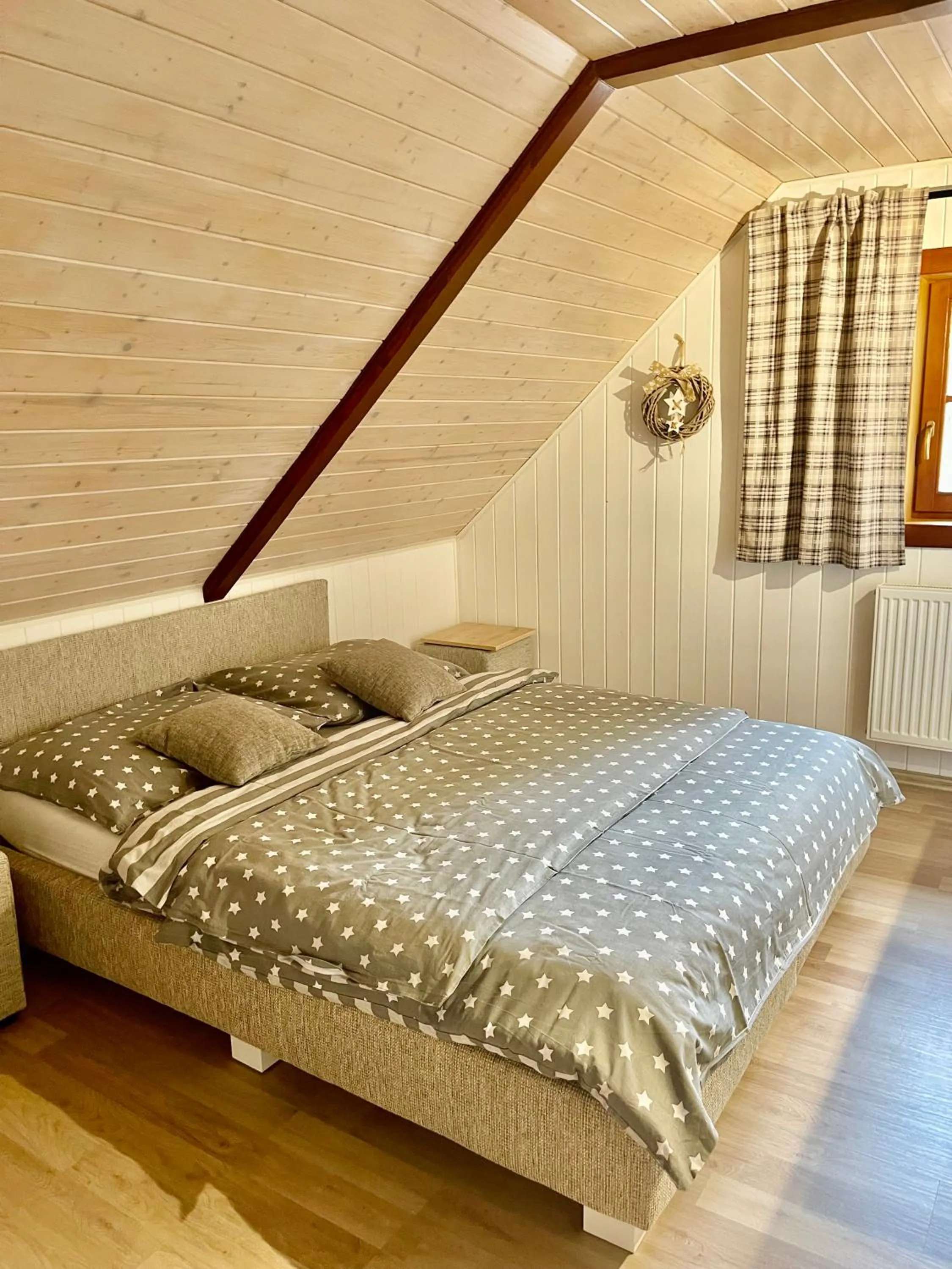Bedroom, Bed in Rekreační chata Karasín