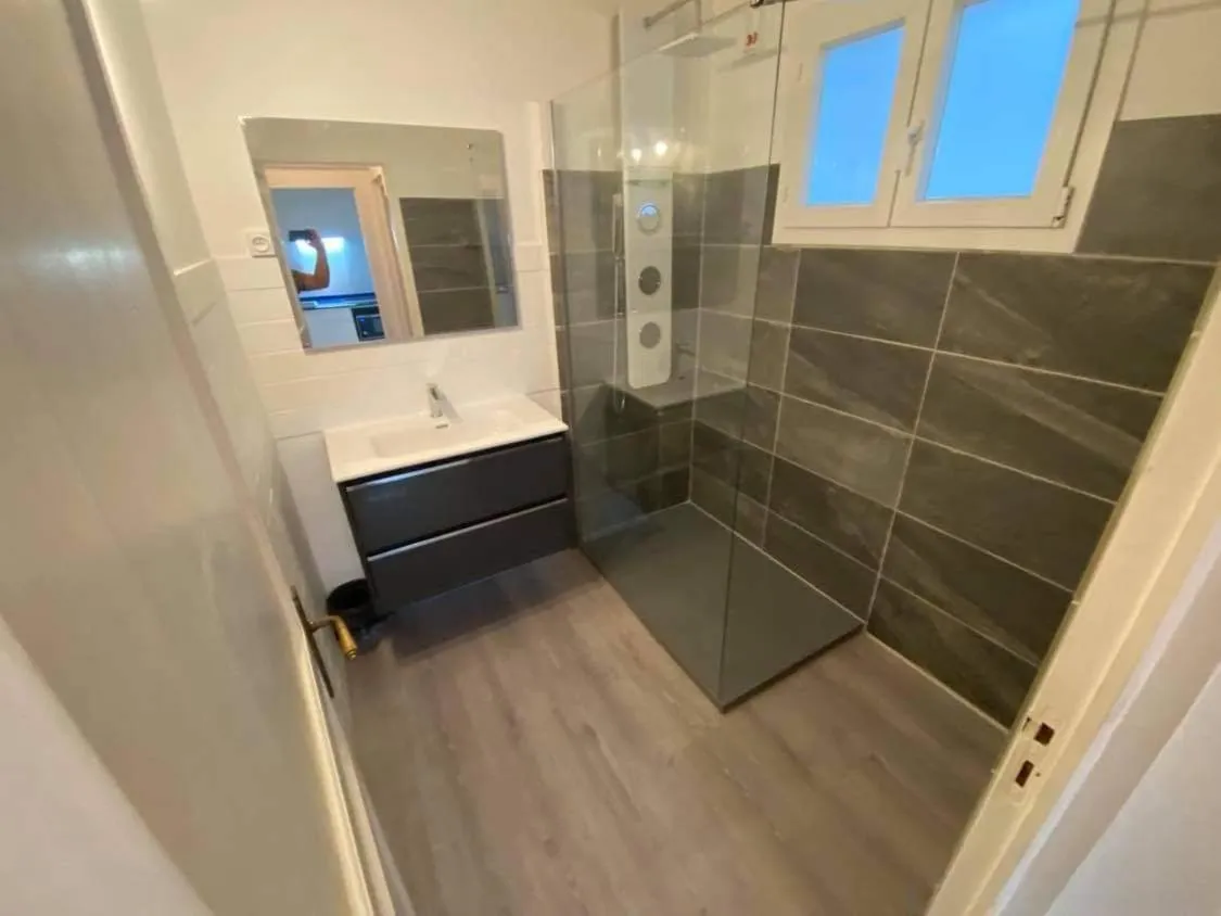 Bathroom in AIGUE MARINE Divaloc