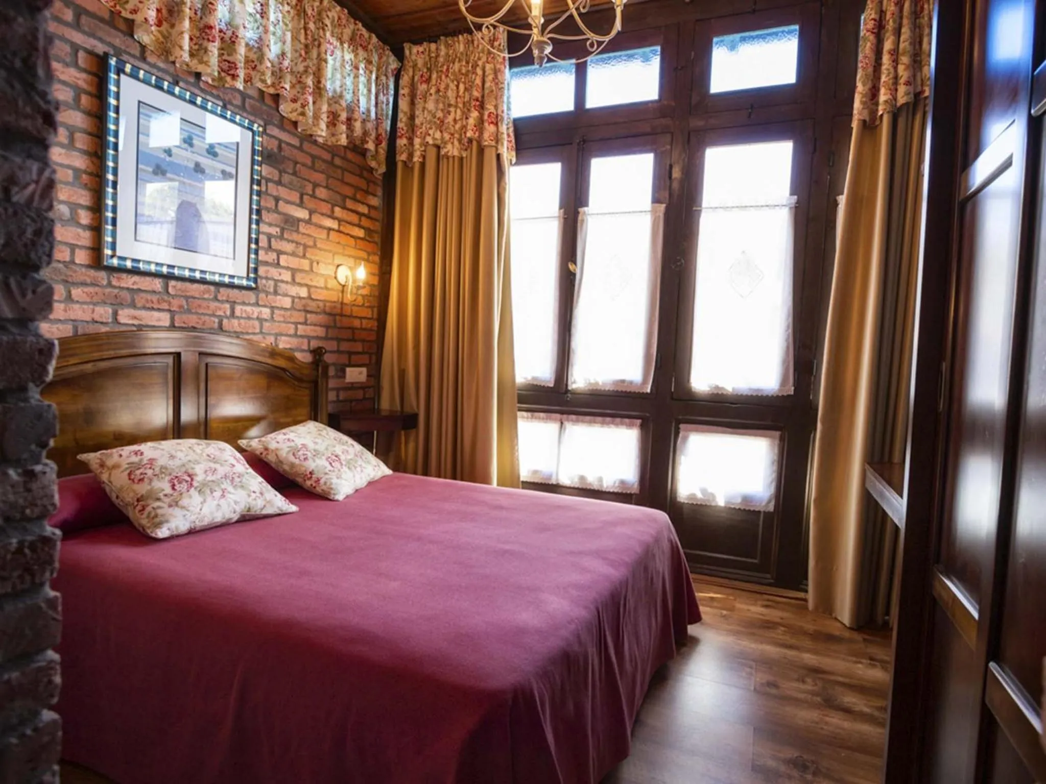 Photo of the whole room, Bed in La Casona de Sobrepiedra