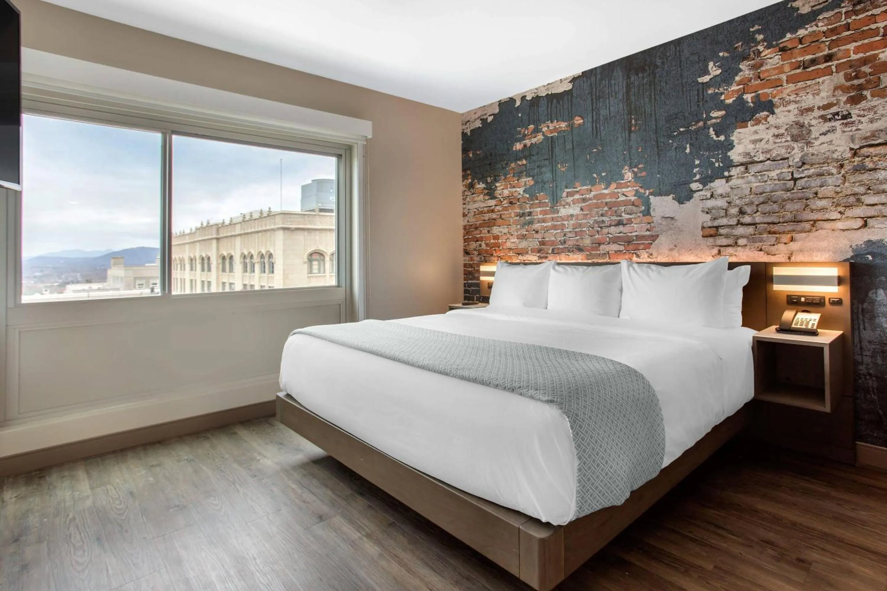 Bedroom, Bed in Cambria Hotel Downtown Asheville