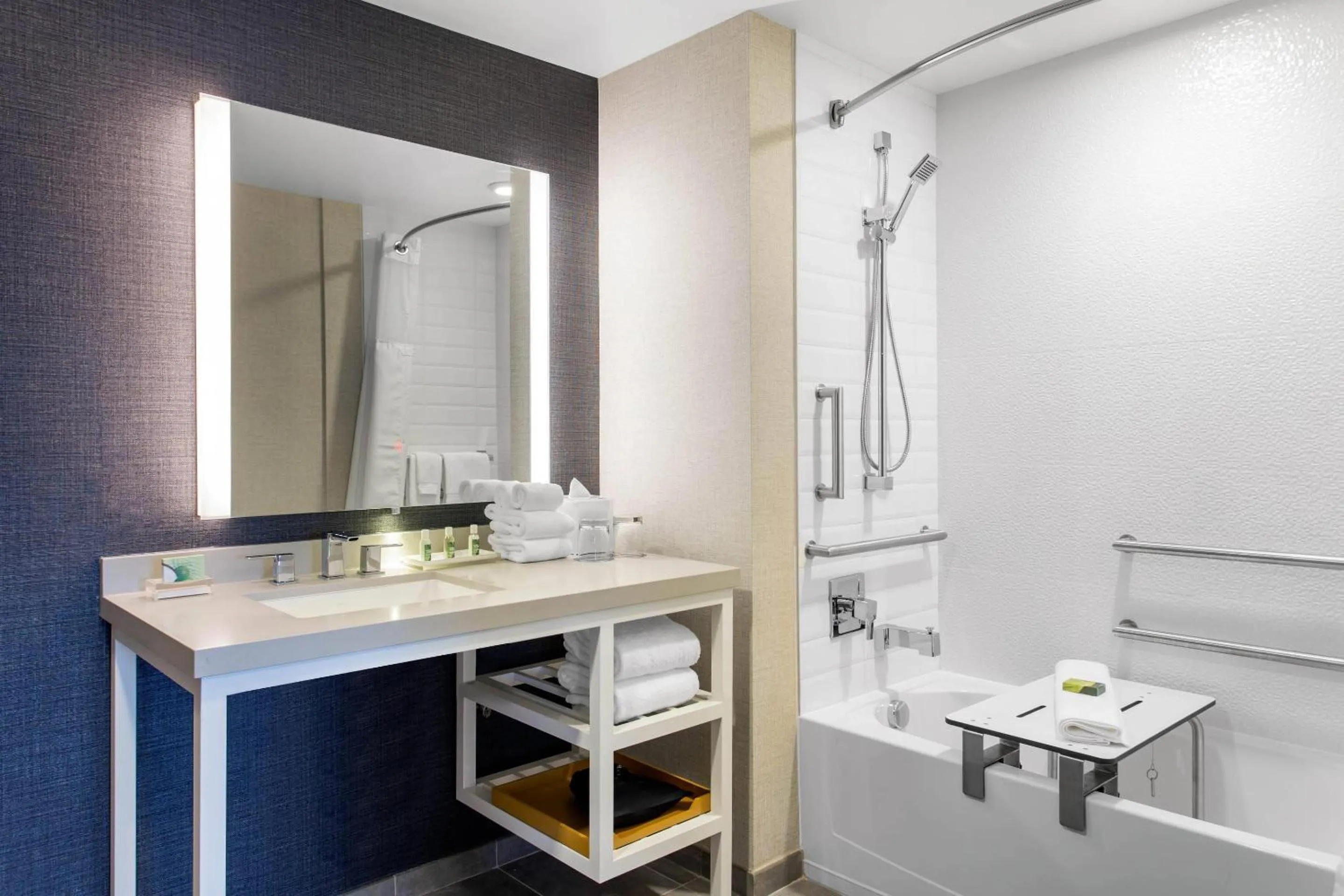 Bedroom in Cambria Hotel Downtown Asheville