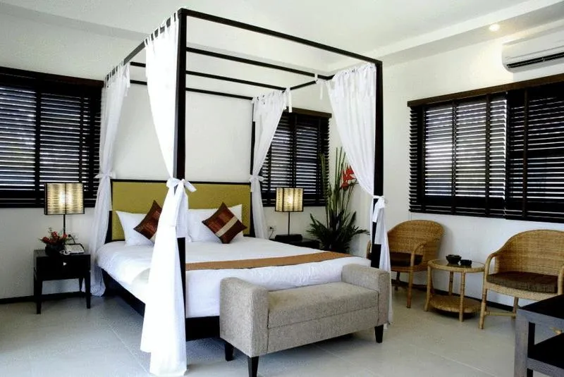 Photo of the whole room, Bed in Kuiburi Hotel & Resort