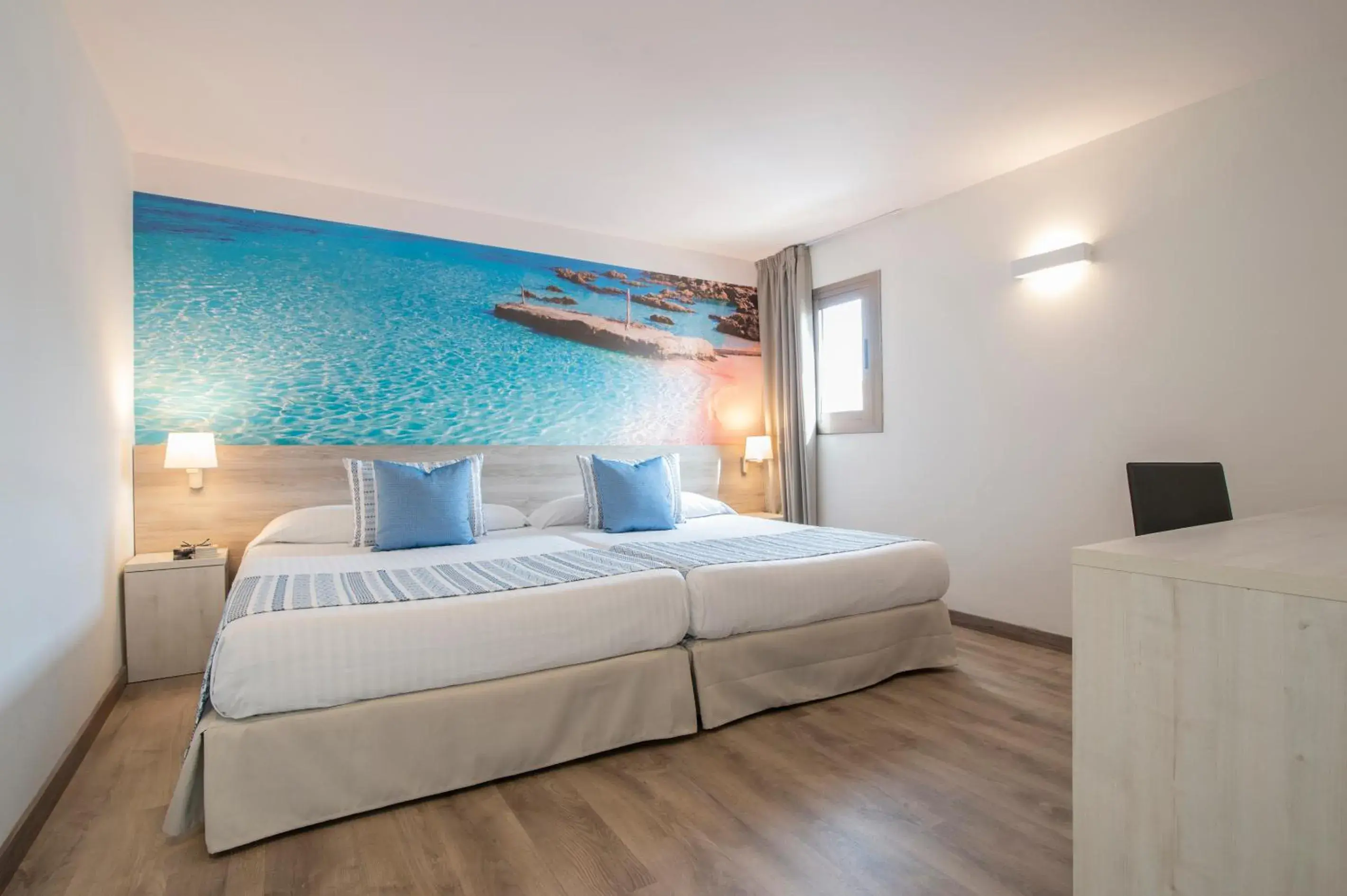 Bedroom, Bed in Hotel Roquetas El Palmeral by Pierre & Vacances Bedroom, Bed in Hotel Roquetas El Palmeral by Pierre & Vacances