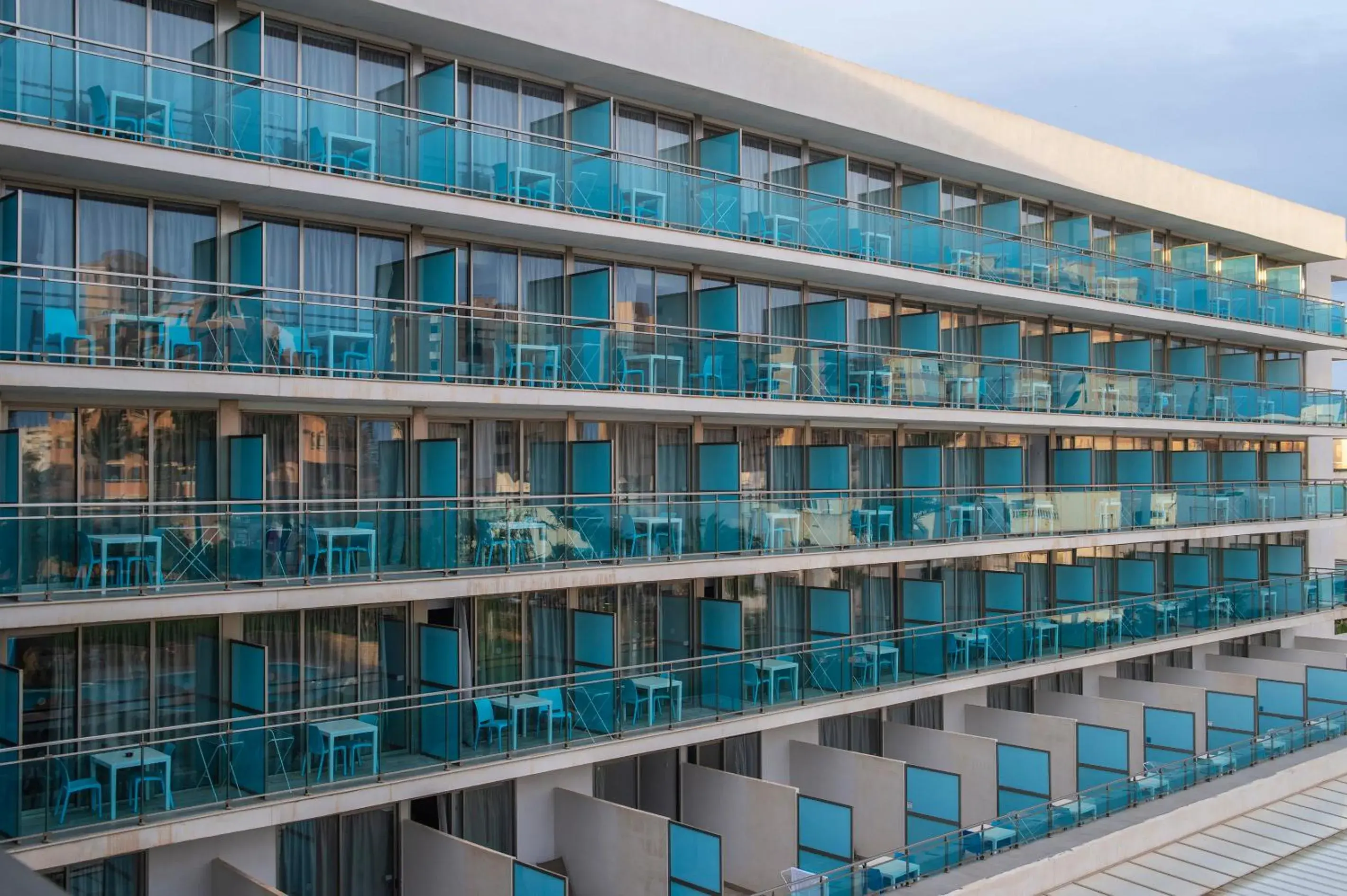Facade/entrance in Hotel Roquetas El Palmeral by Pierre & Vacances Facade/entrance in Hotel Roquetas El Palmeral by Pierre & Vacances