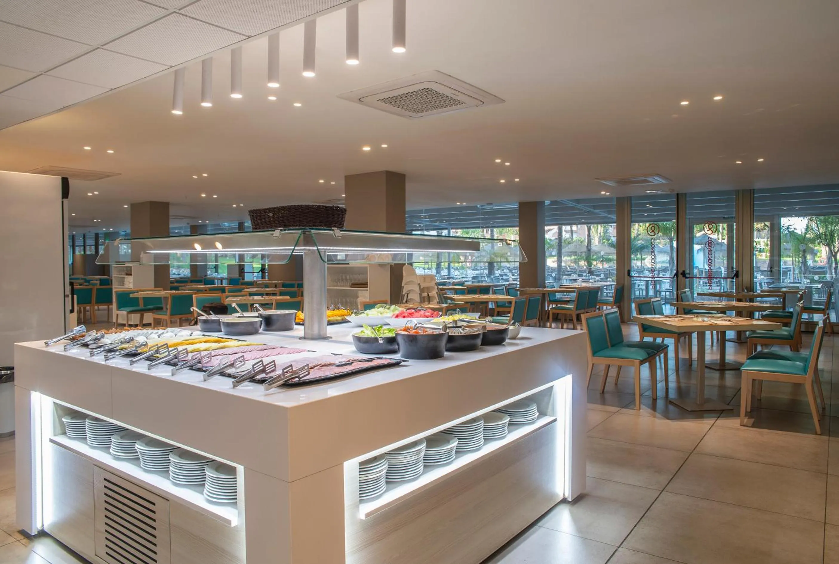 Restaurant/places to eat in Hotel Roquetas El Palmeral by Pierre & Vacances