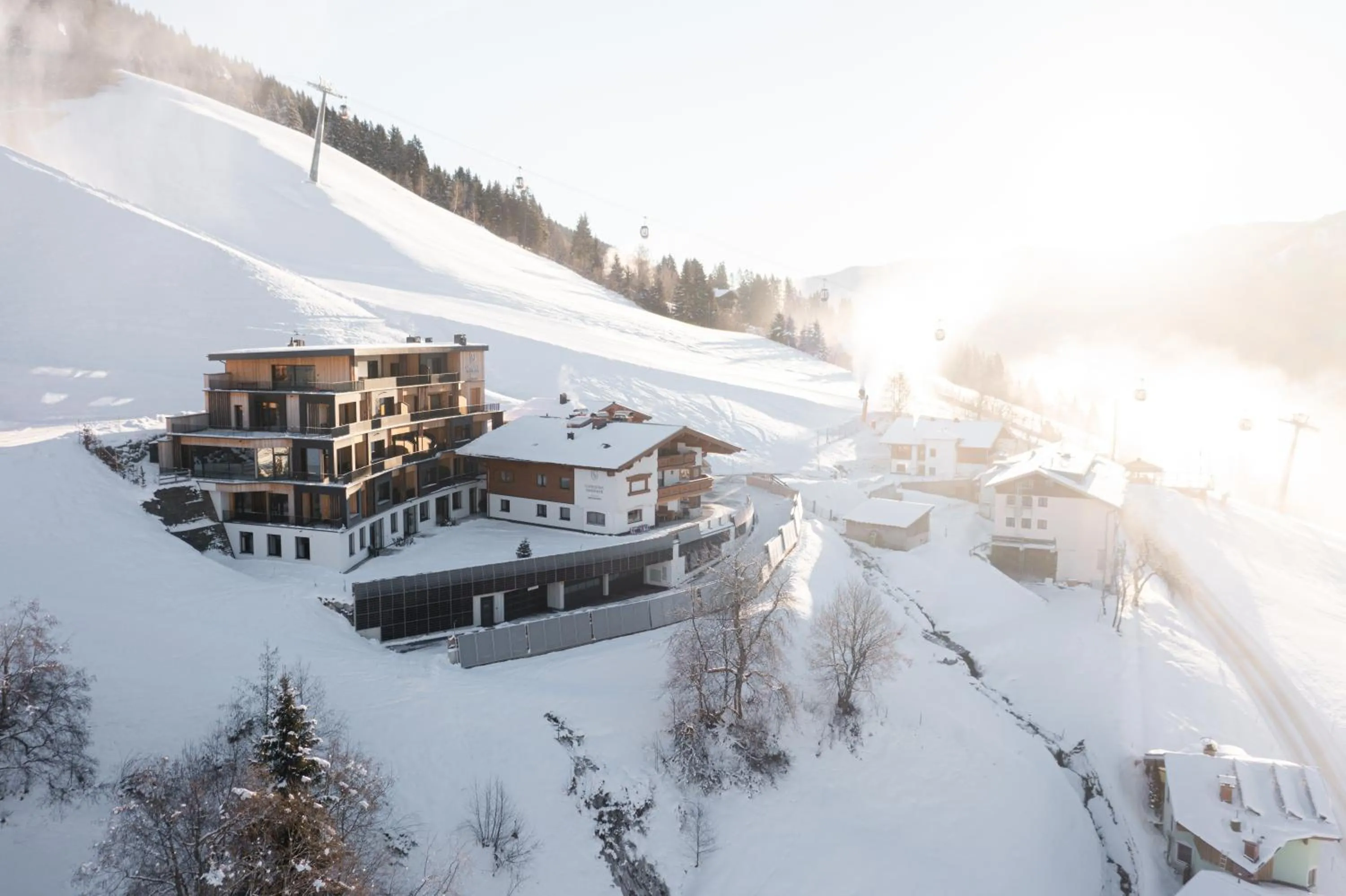 Property building in Landhaus Saalbach - Ski in & out