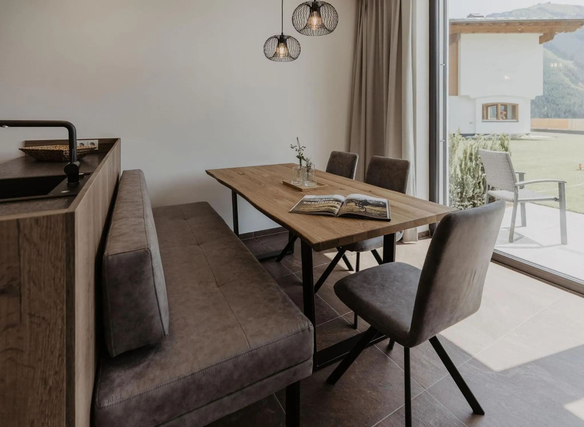 Seating area in Landhaus Saalbach - Ski in & out