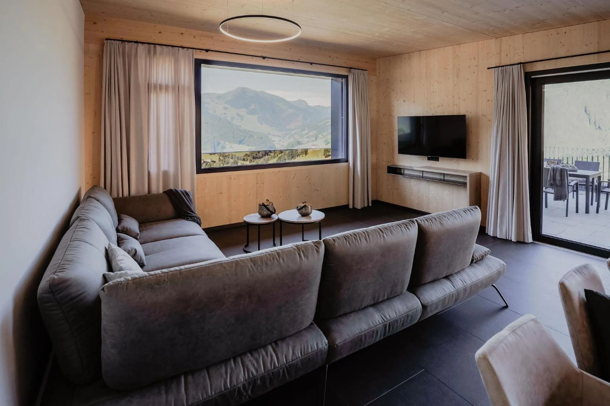 Living room in Landhaus Saalbach - Ski in & out