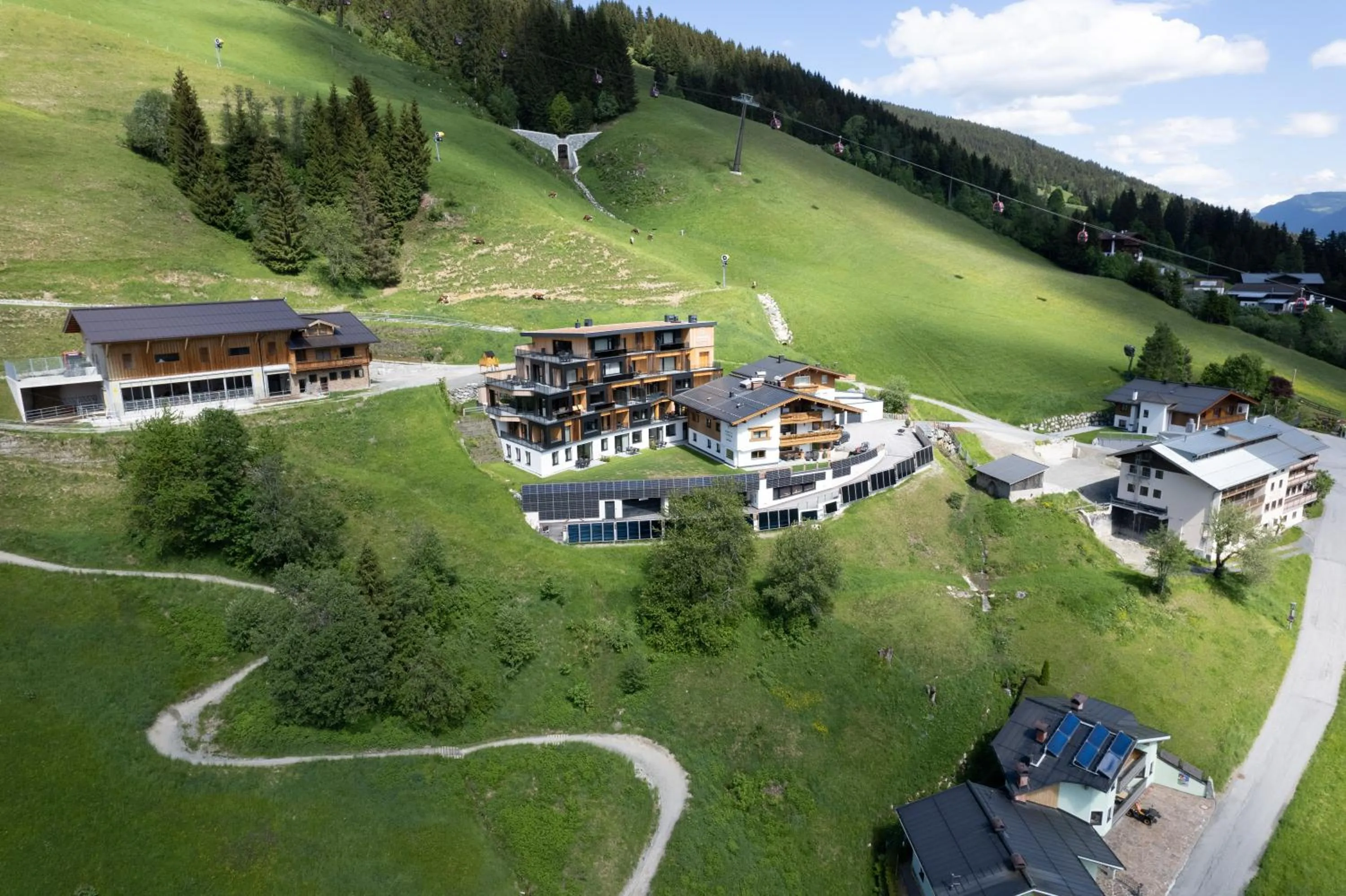 Property building in Landhaus Saalbach - Ski in & out