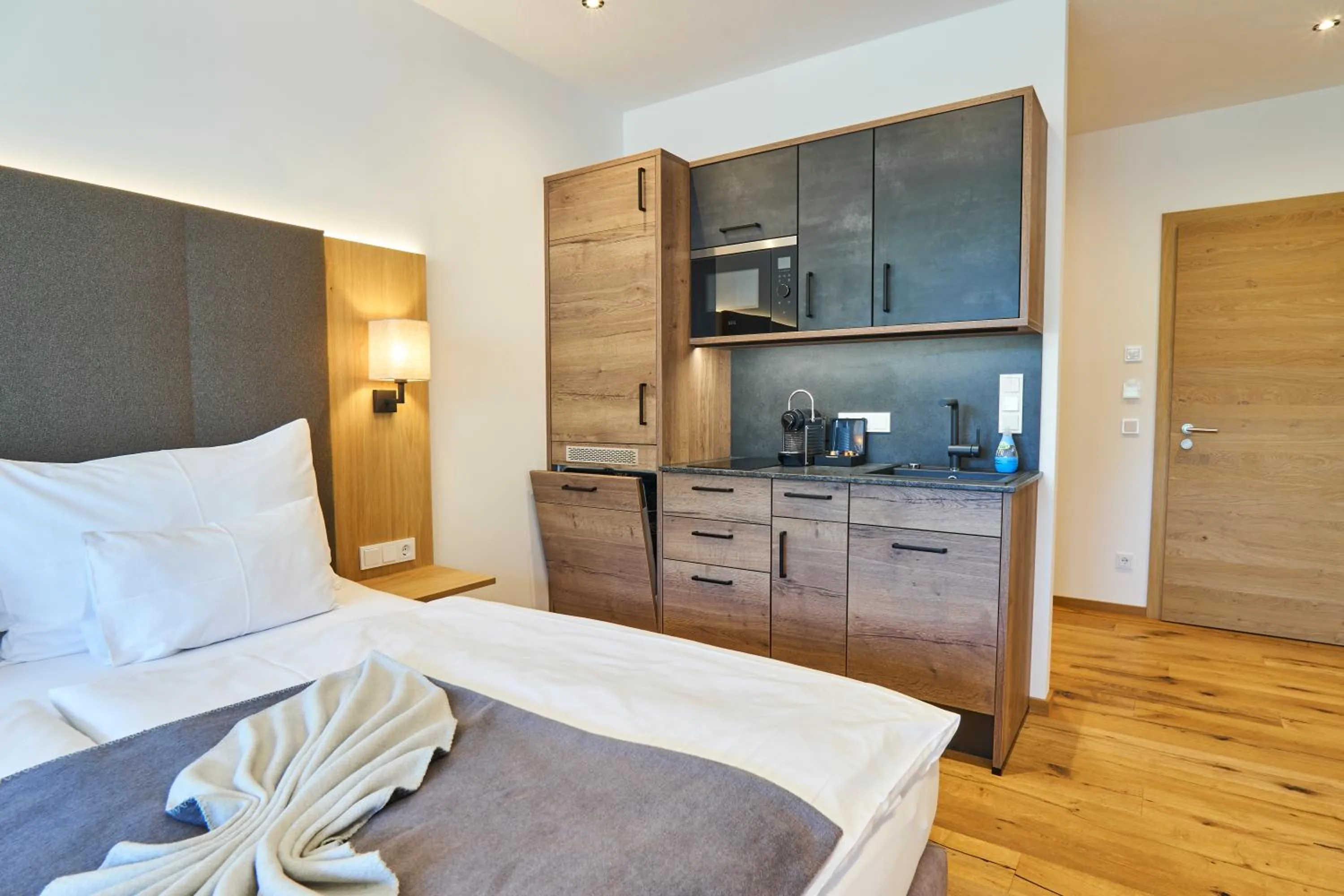 Bed in Landhaus Saalbach - Ski in & out