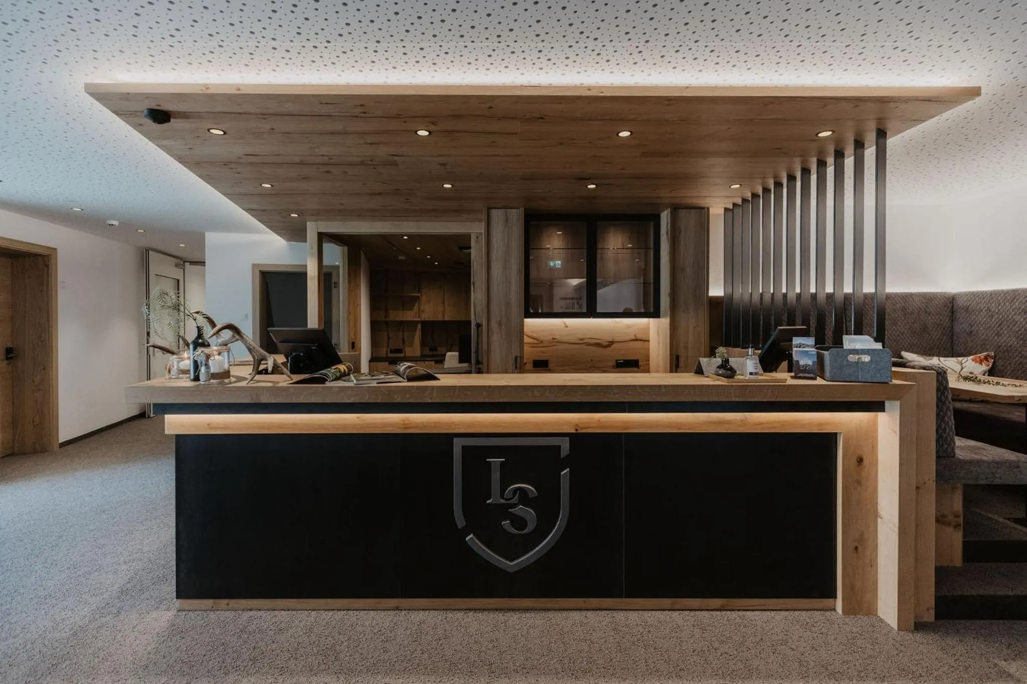 Lobby or reception in Landhaus Saalbach - Ski in & out