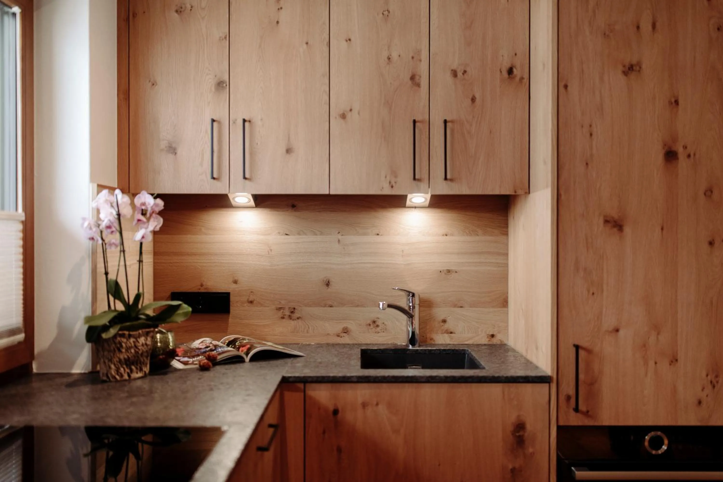 Kitchen or kitchenette in Landhaus Saalbach - Ski in & out