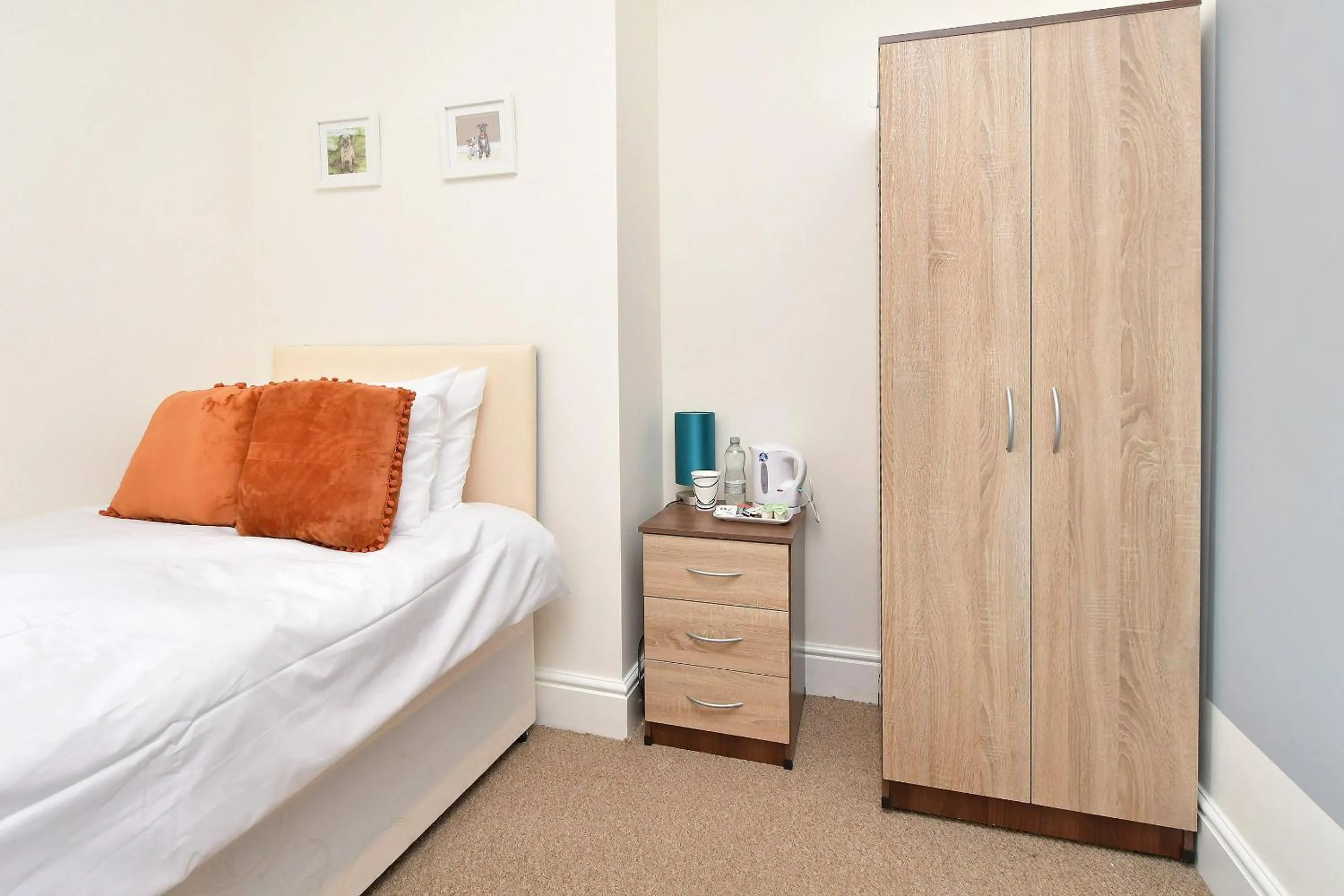 Bedroom, Bed in Townhouse @ Earle Street Crewe